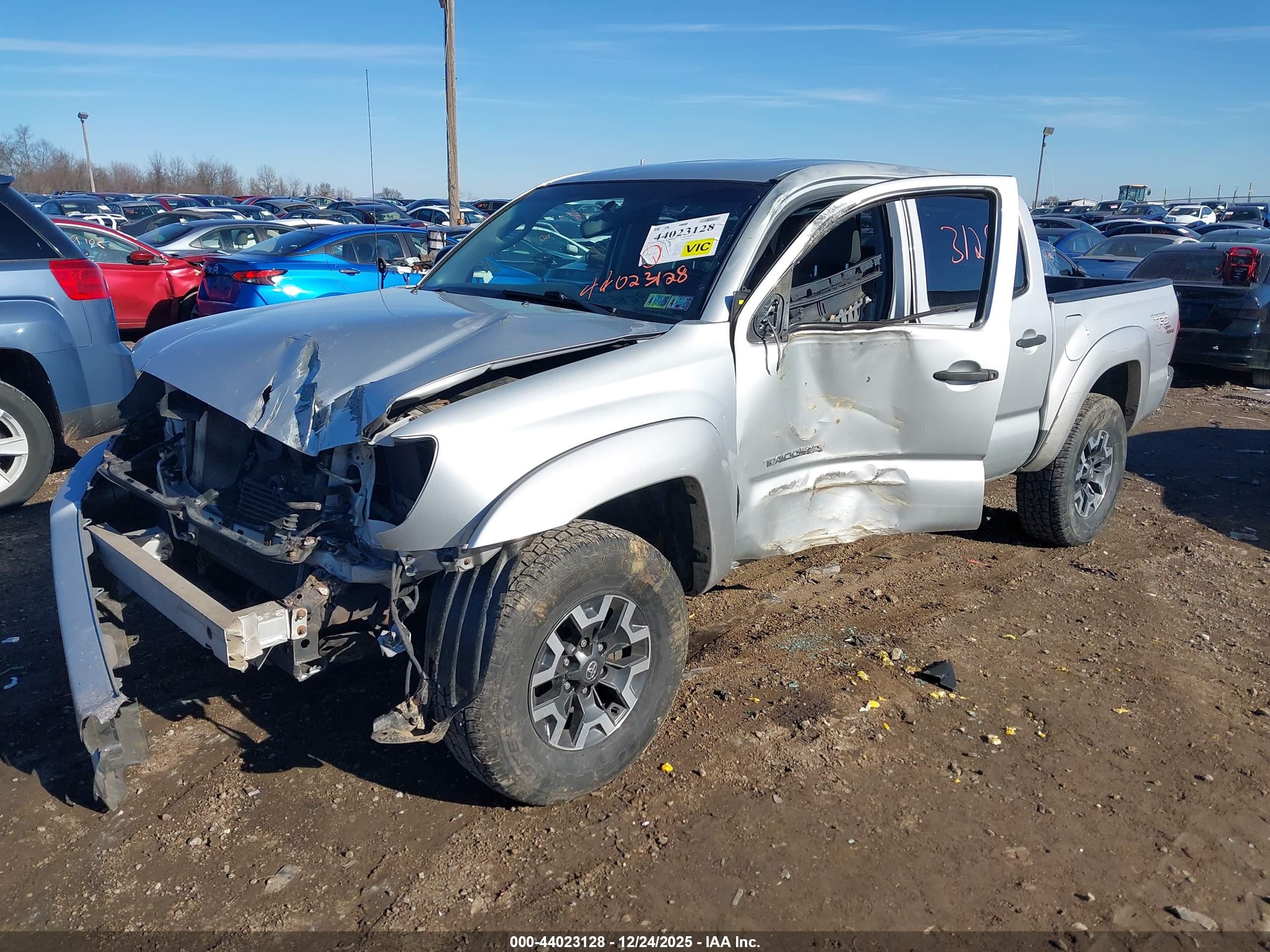 TOYOTA TACOMA image 2