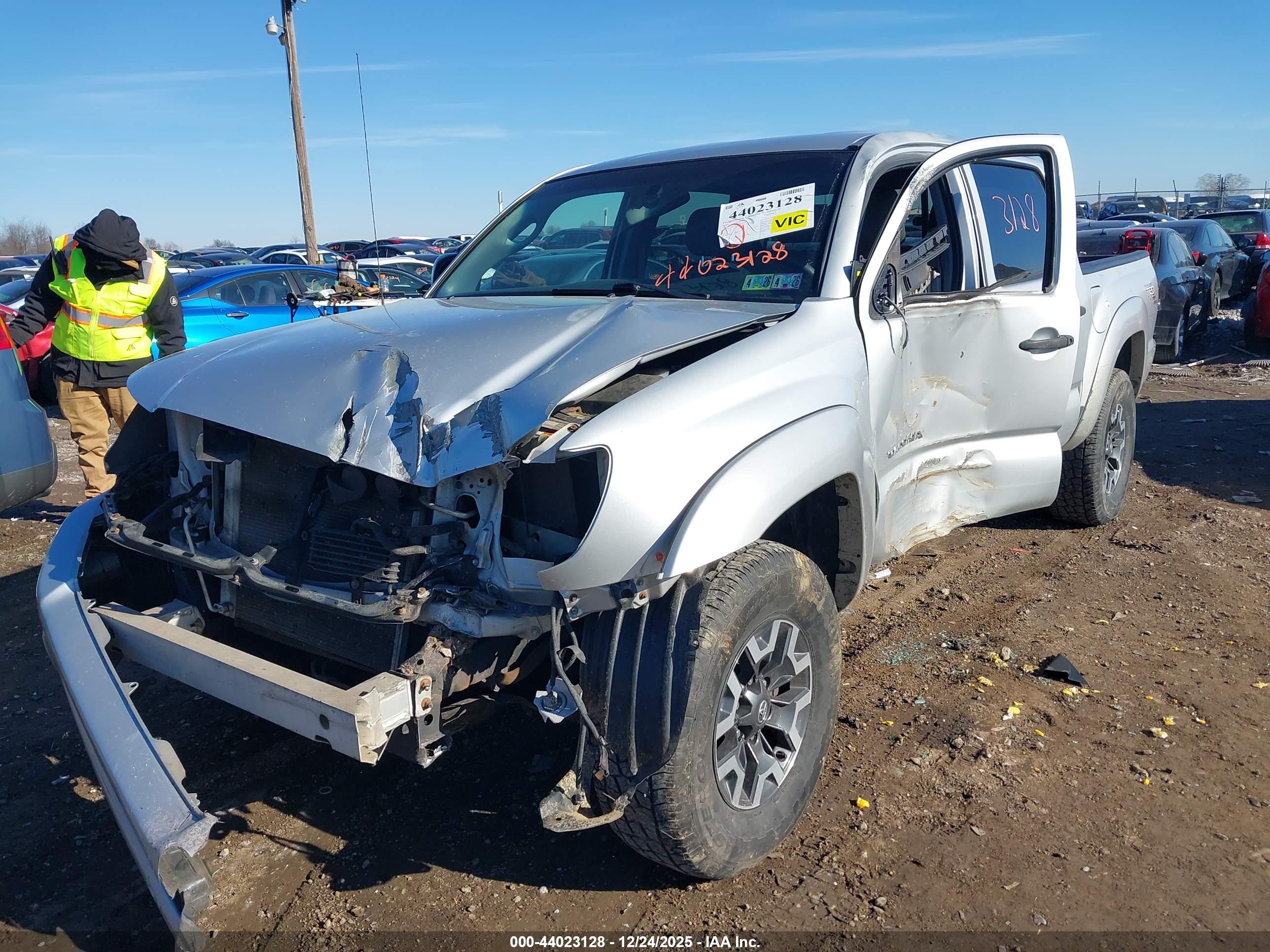 TOYOTA TACOMA image 6