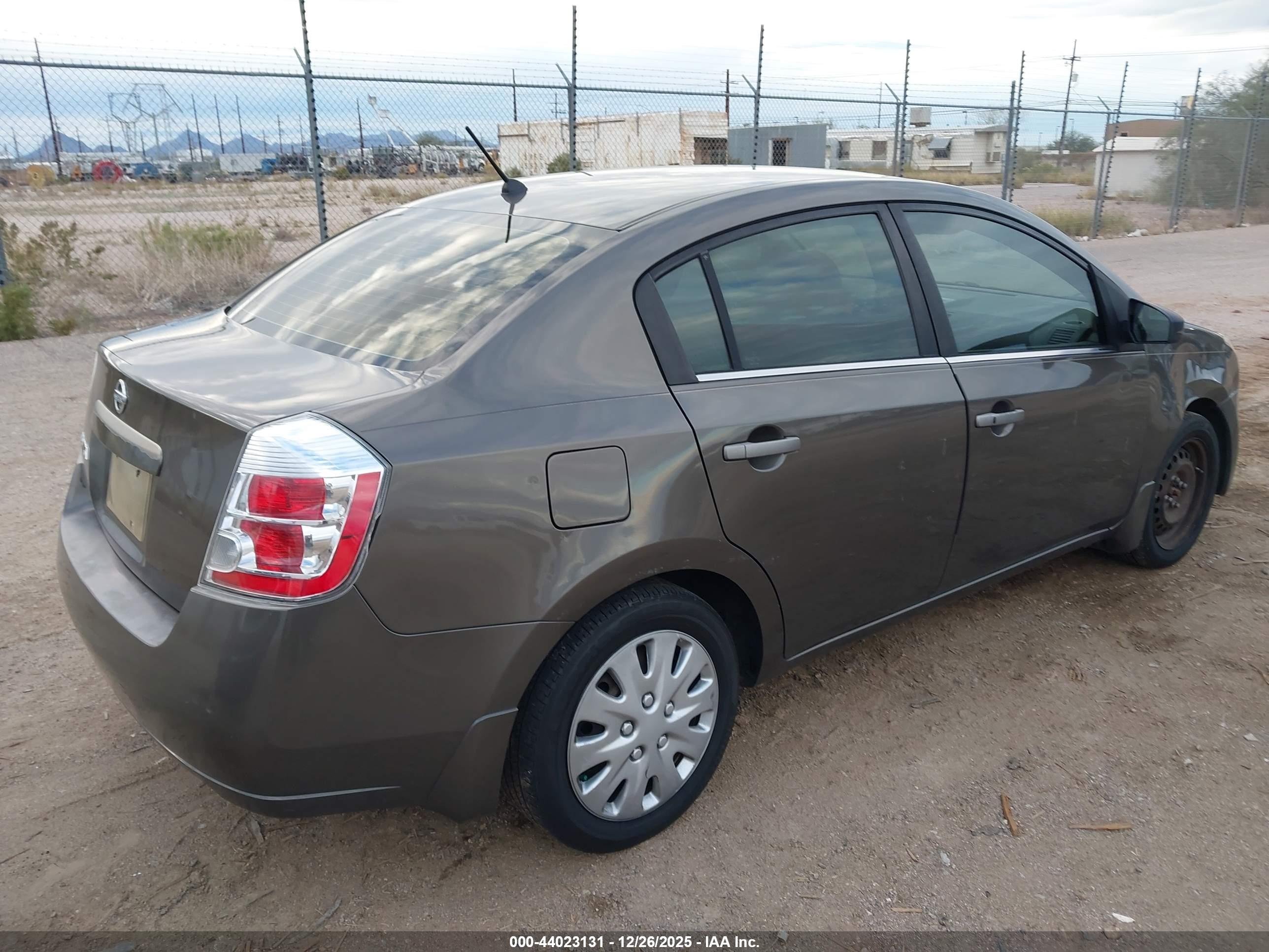 NISSAN SENTRA image 4