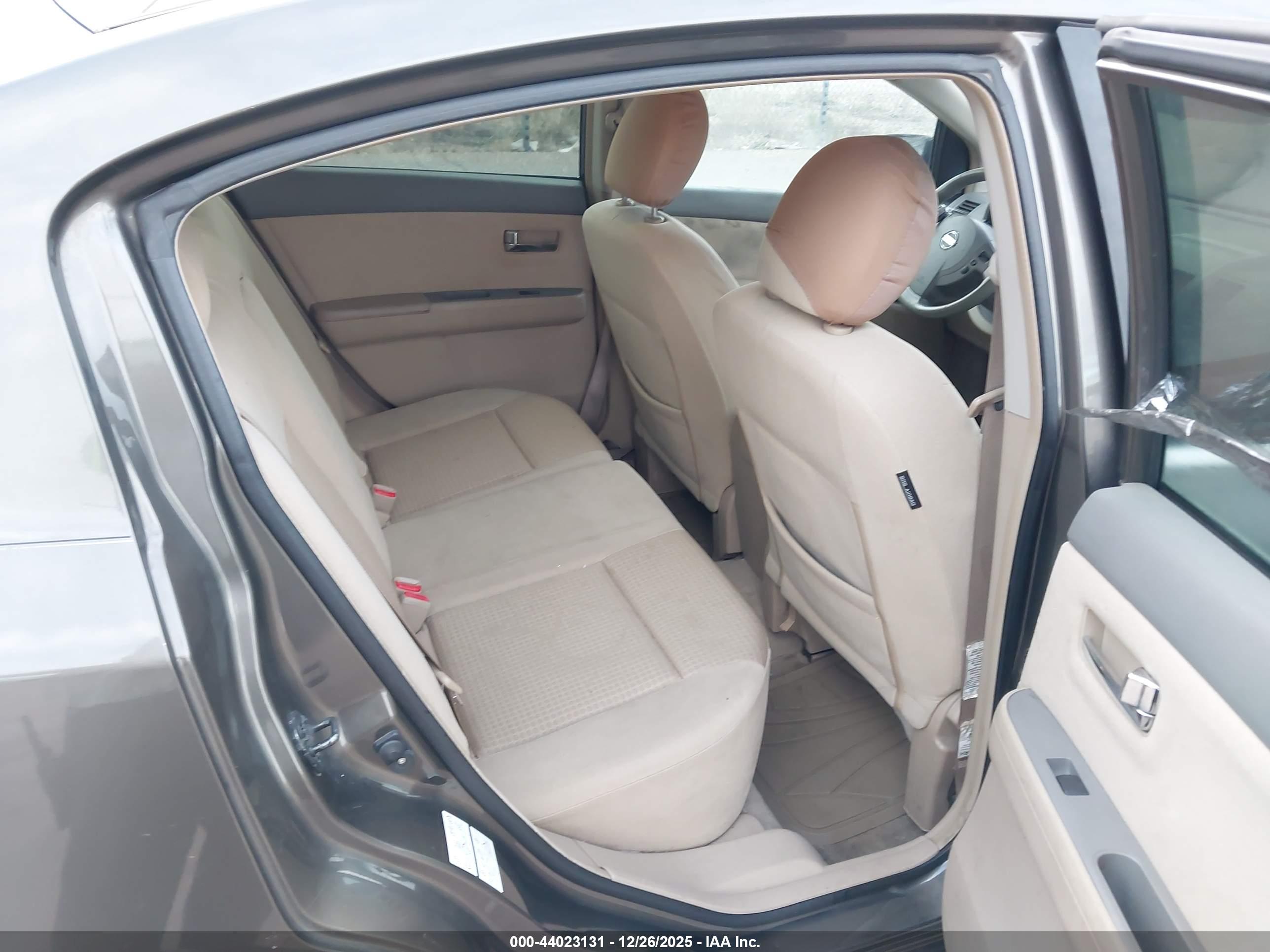 NISSAN SENTRA image 8
