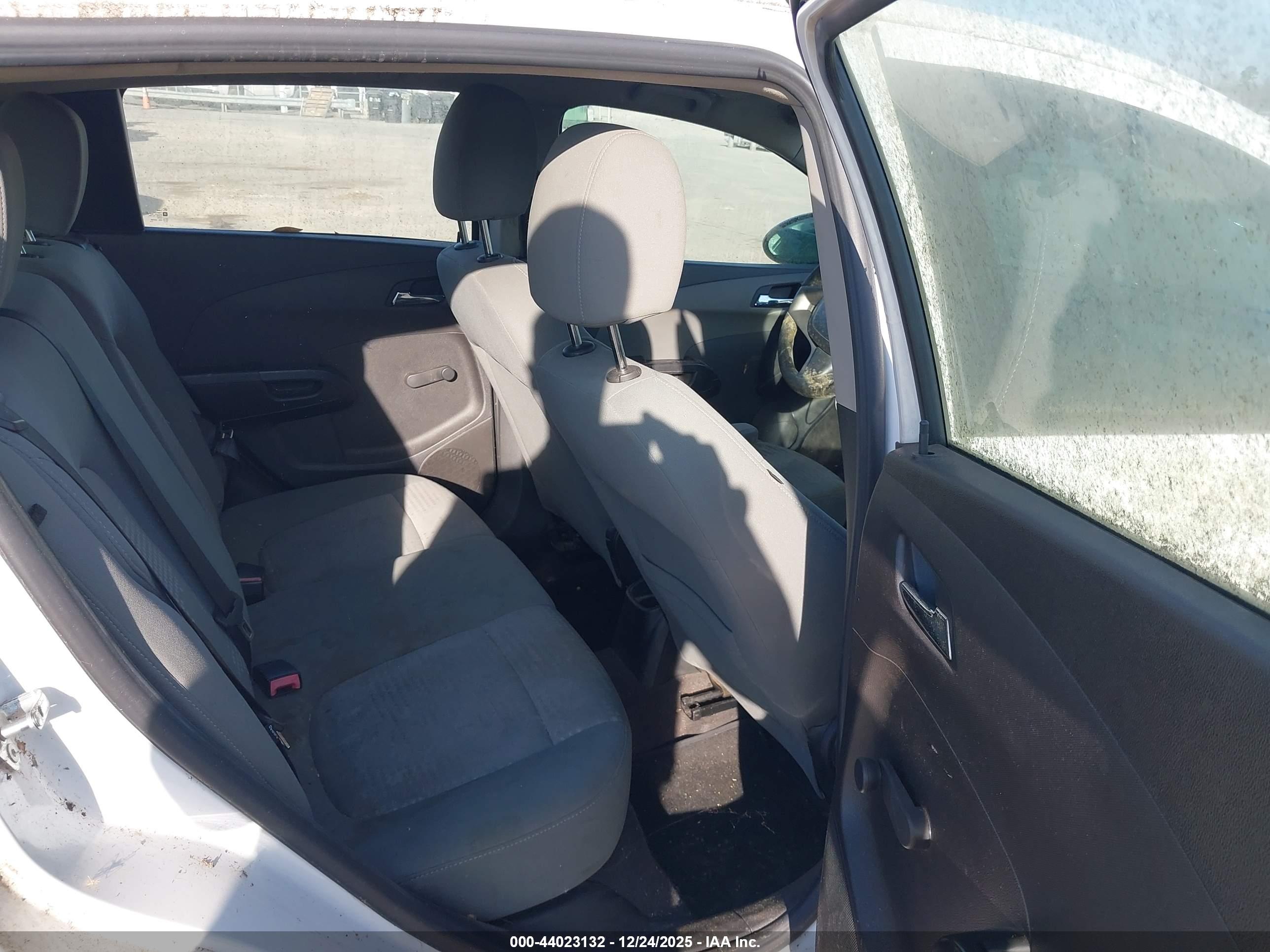 CHEVROLET SONIC image 8