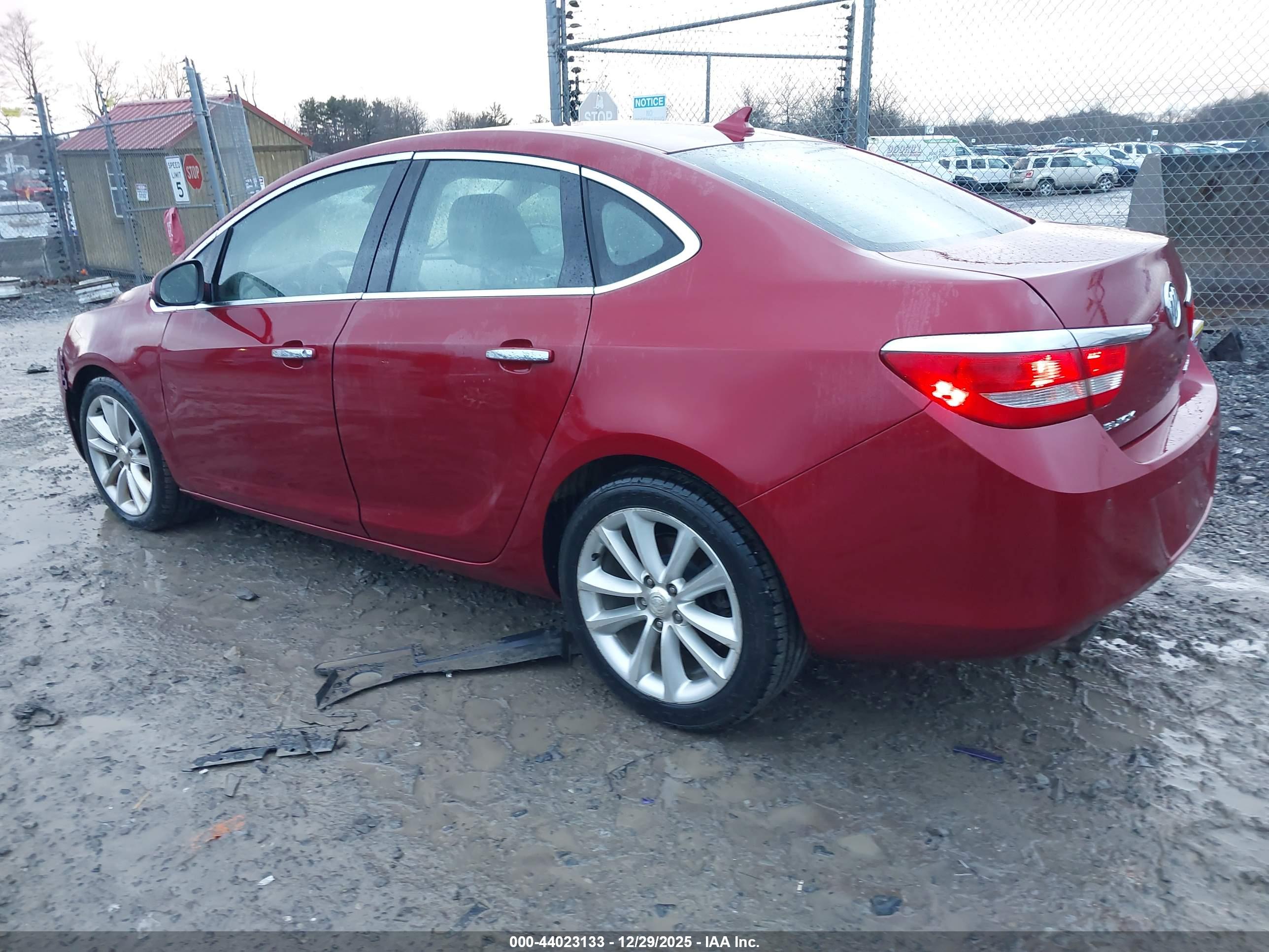 BUICK VERANO image 3