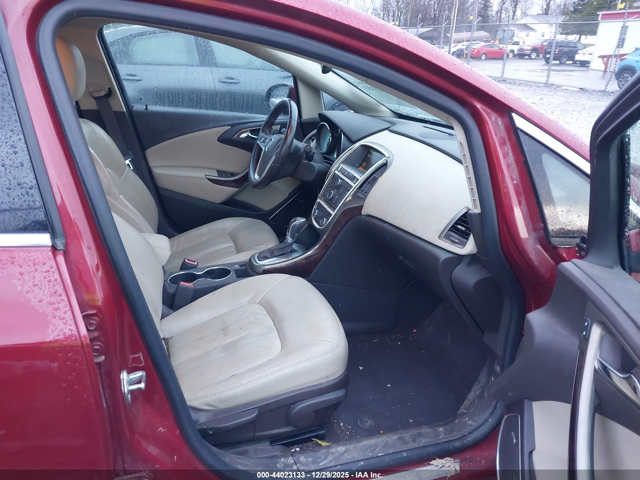 BUICK VERANO image 5