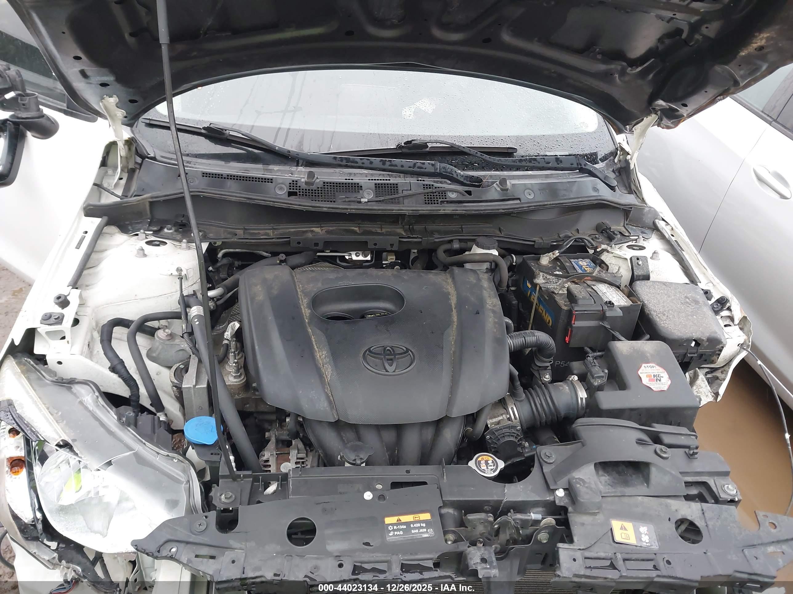 TOYOTA YARIS image 10