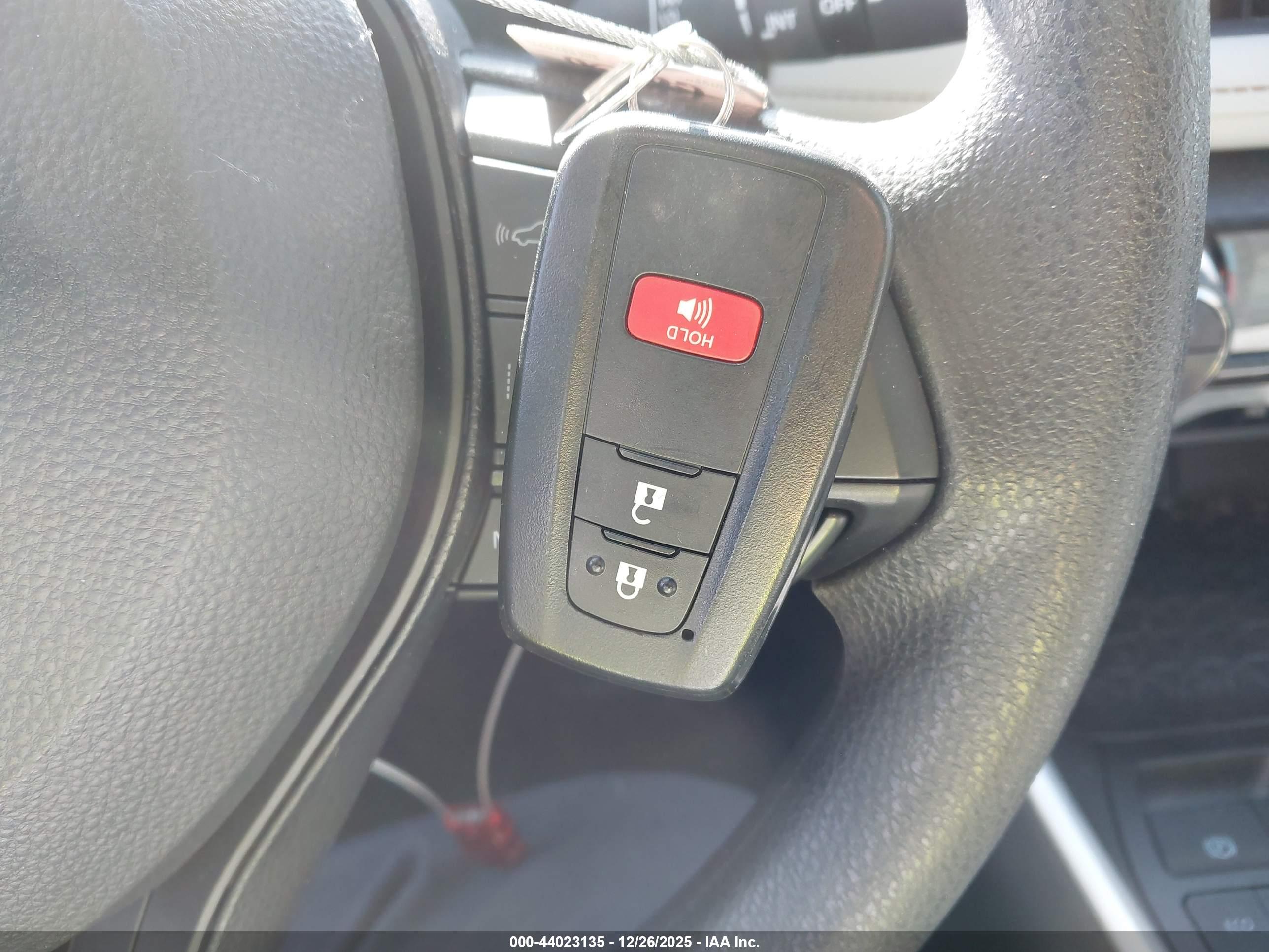 TOYOTA RAV4 image 11