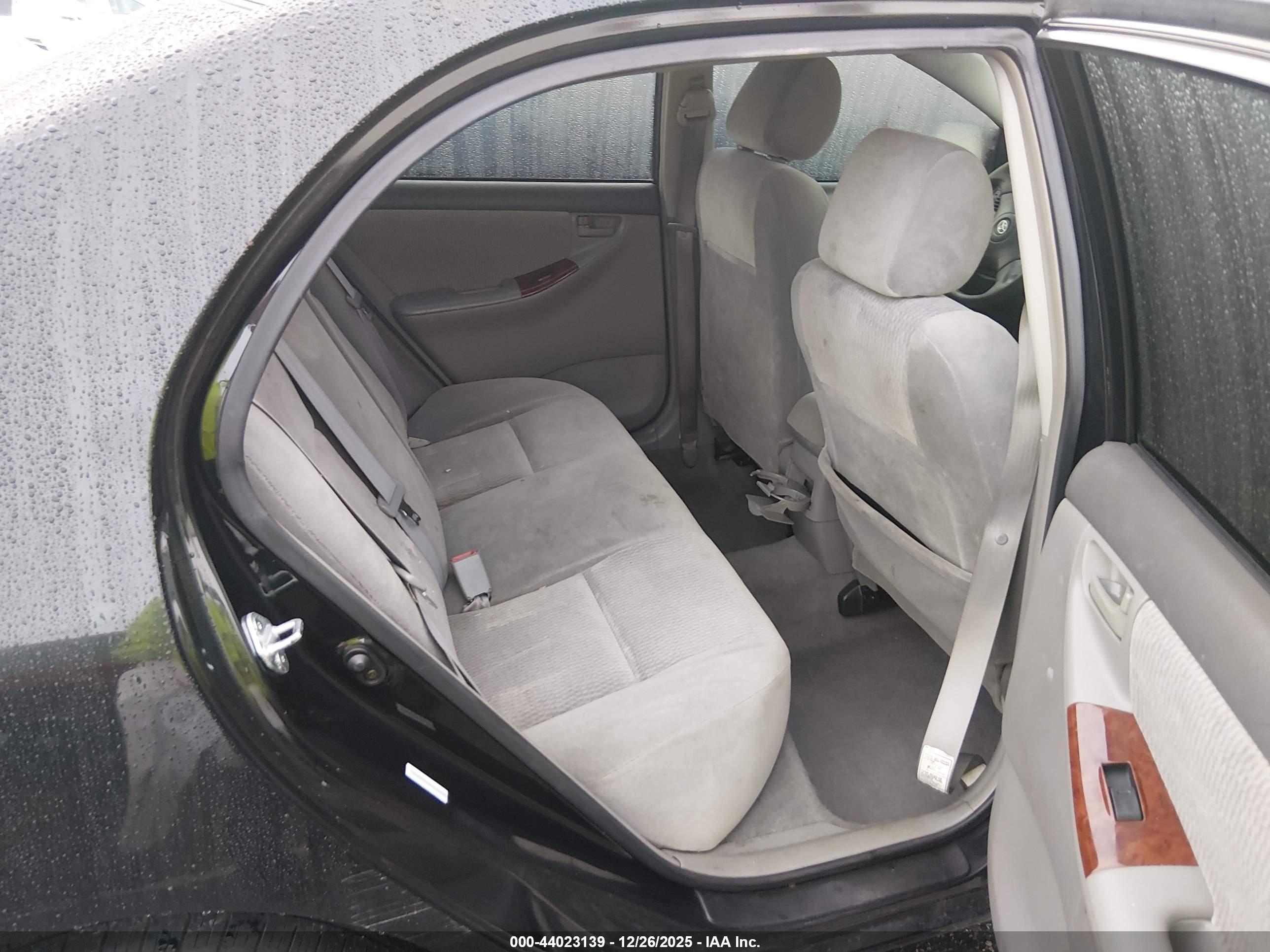 TOYOTA COROLLA image 8