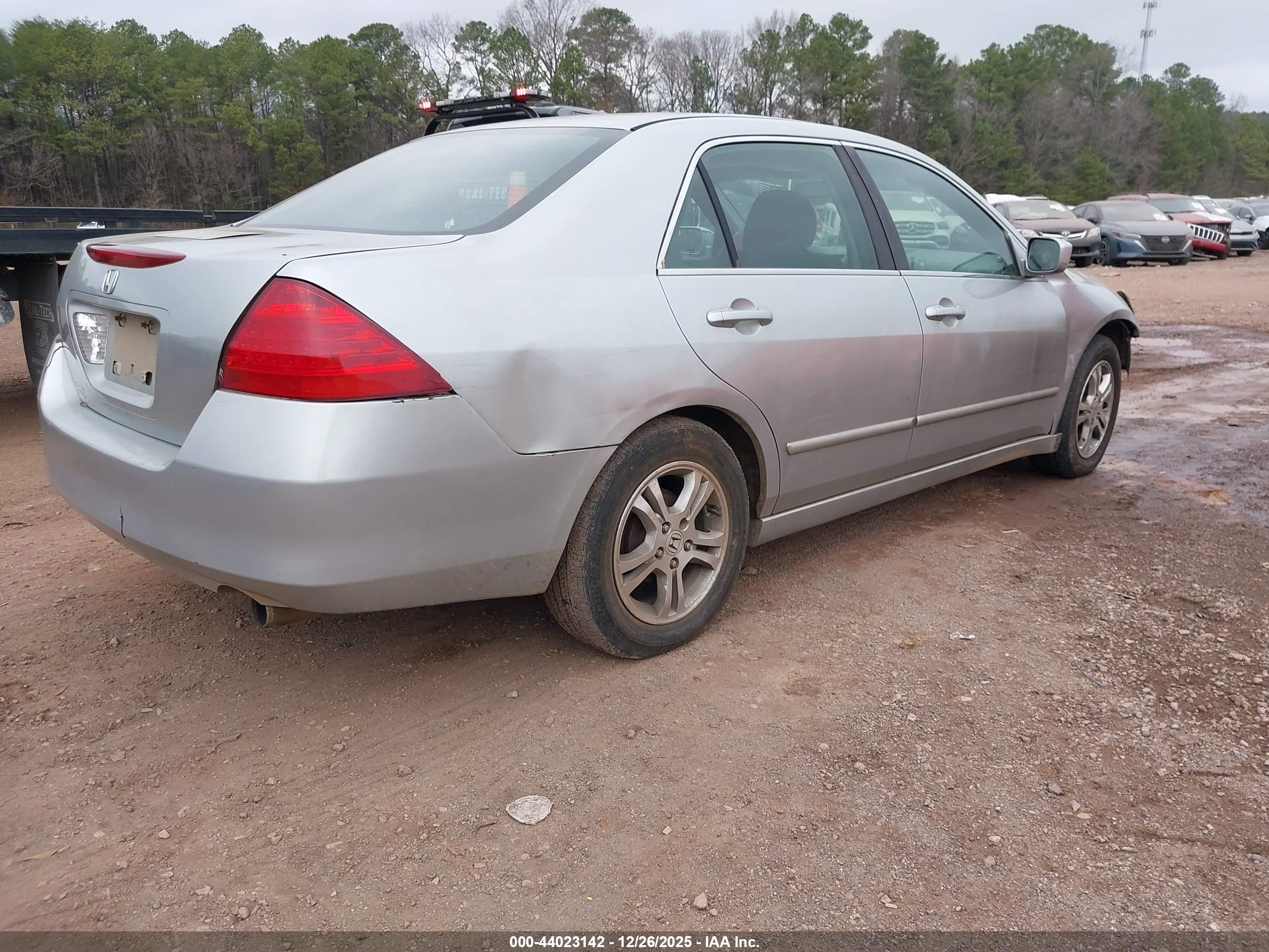 HONDA ACCORD image 4