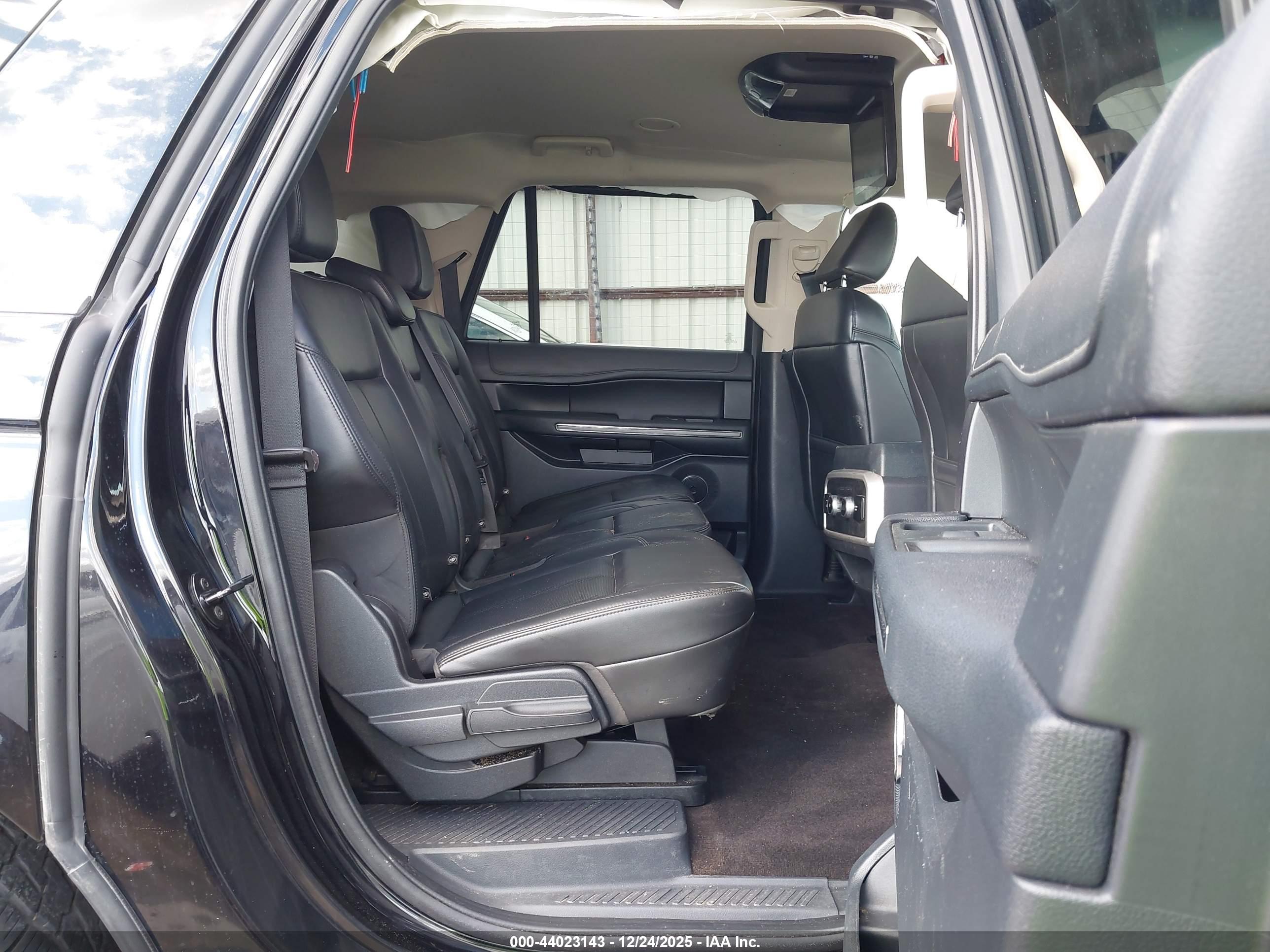 FORD EXPEDITION image 8