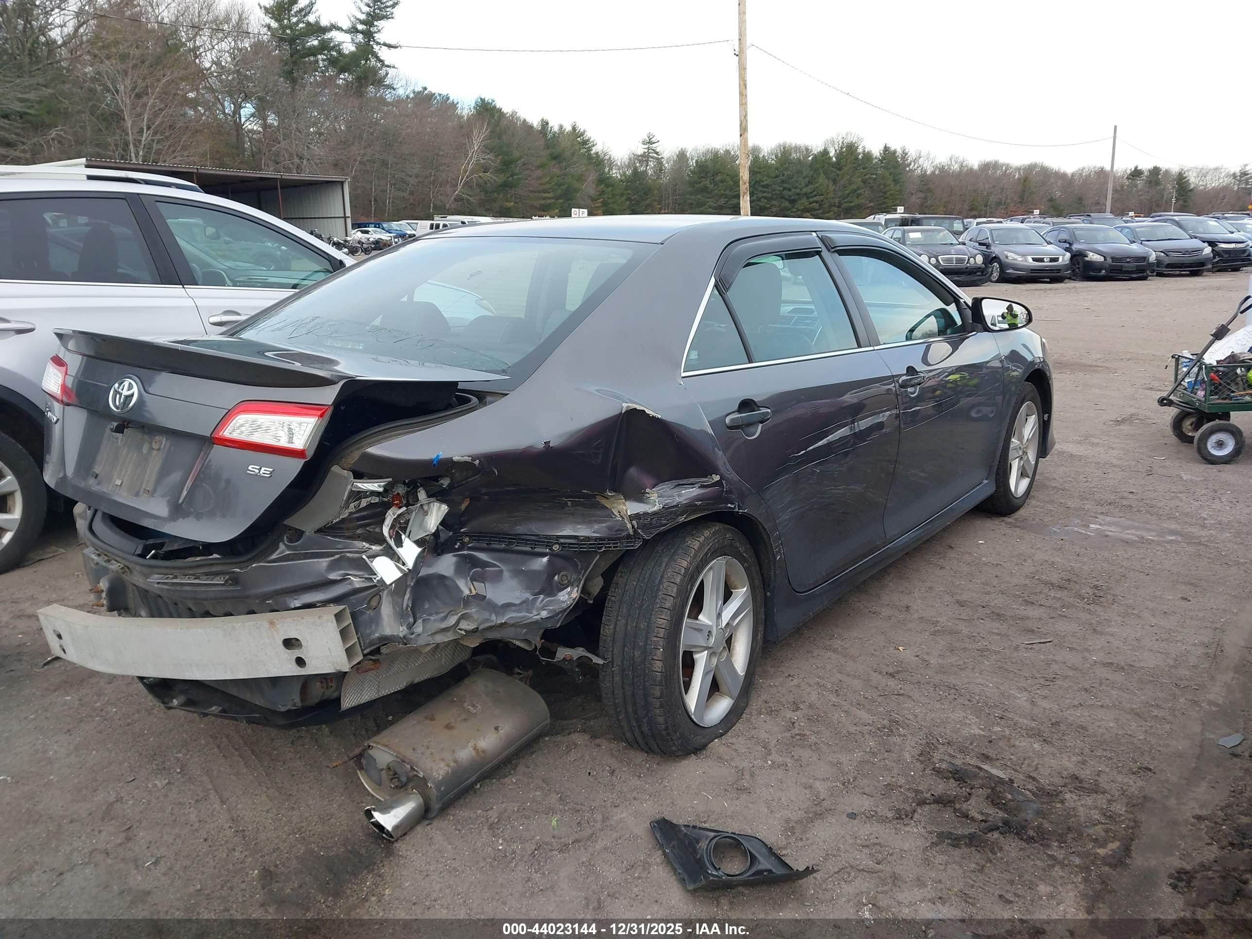 TOYOTA CAMRY image 4