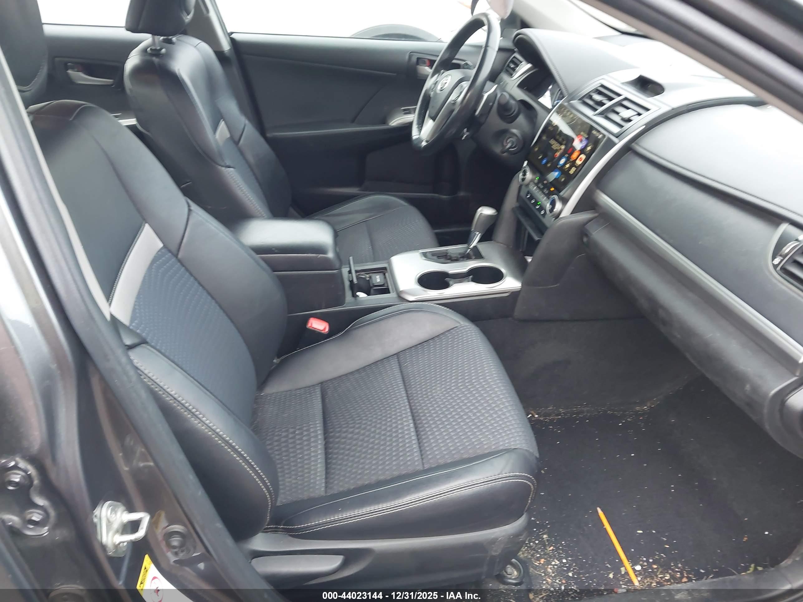 TOYOTA CAMRY image 5
