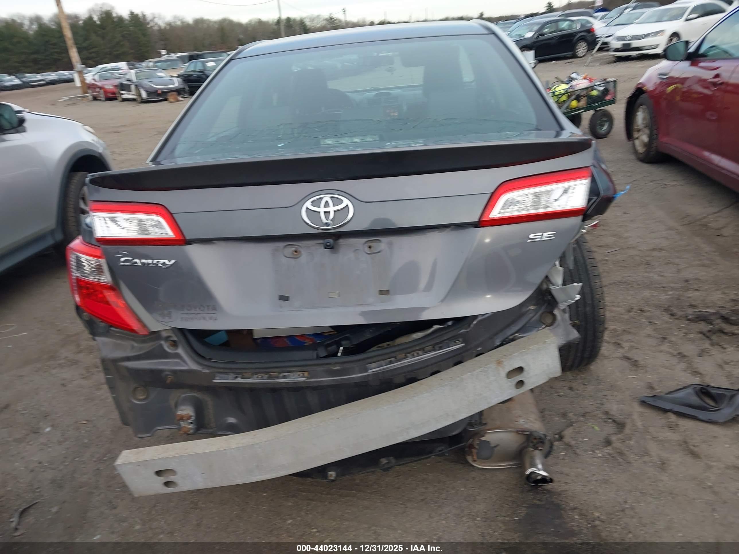TOYOTA CAMRY image 6