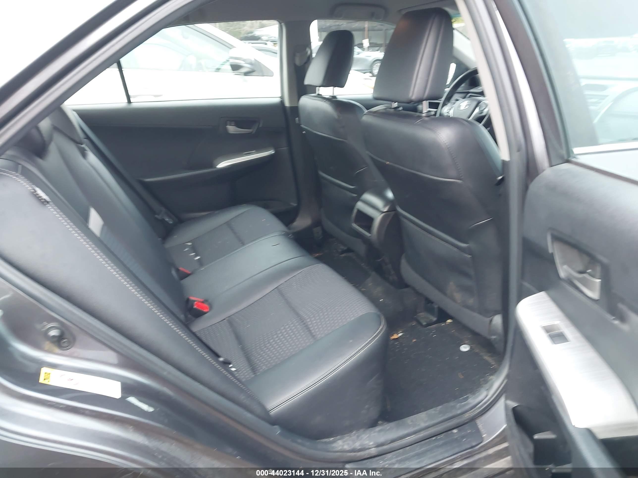 TOYOTA CAMRY image 8