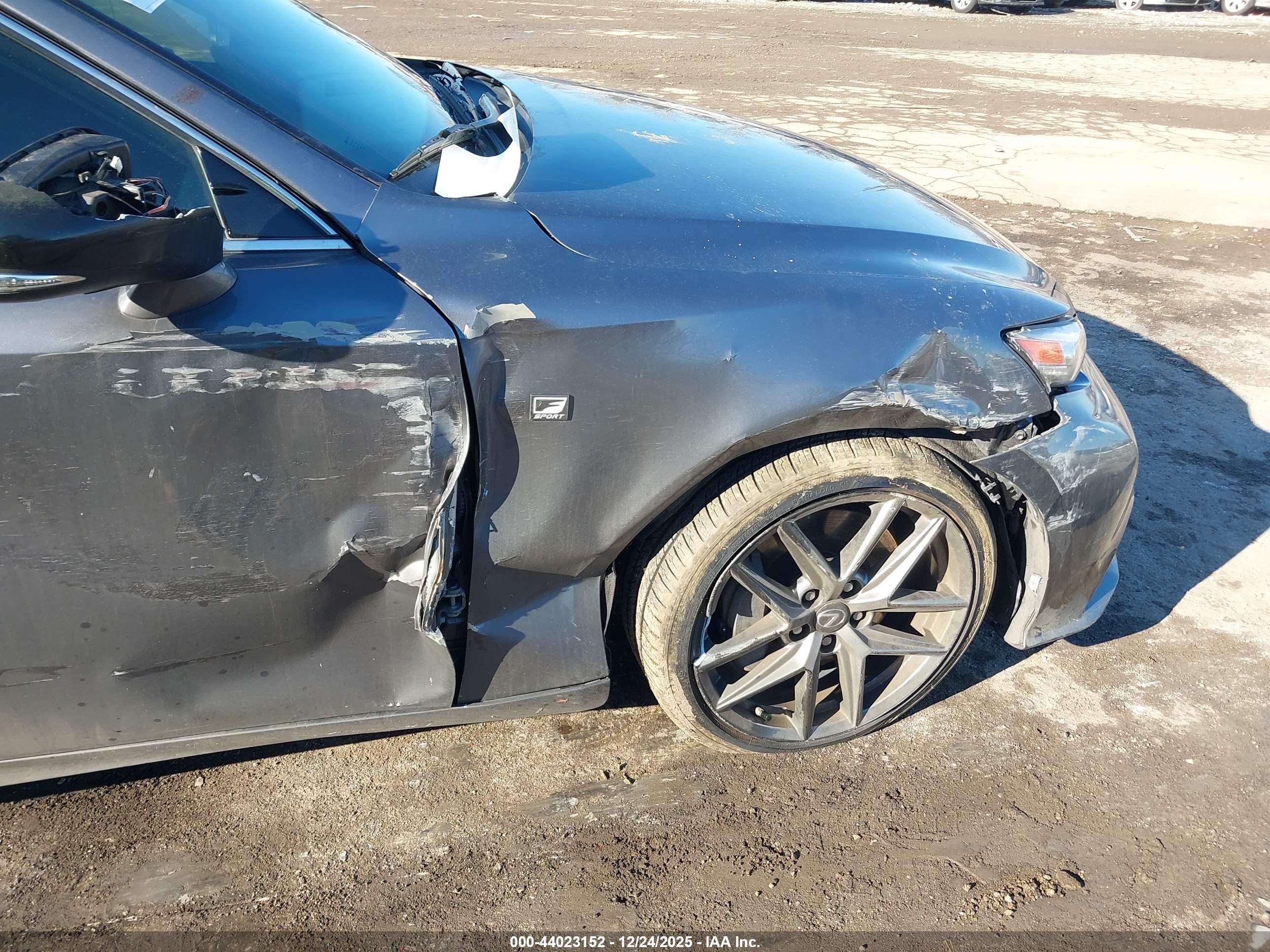 LEXUS IS image 6