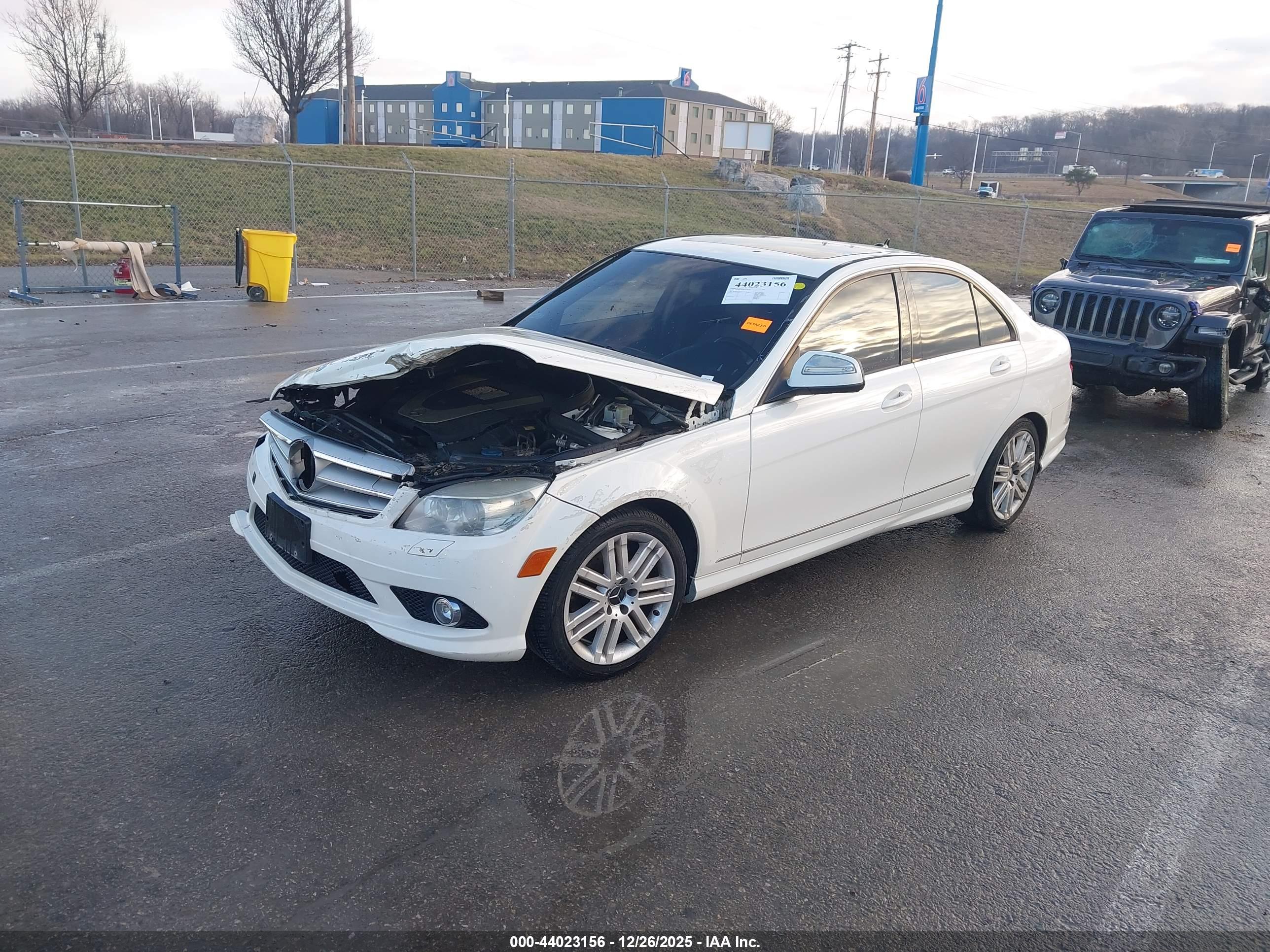MERCEDES-BENZ C image 2