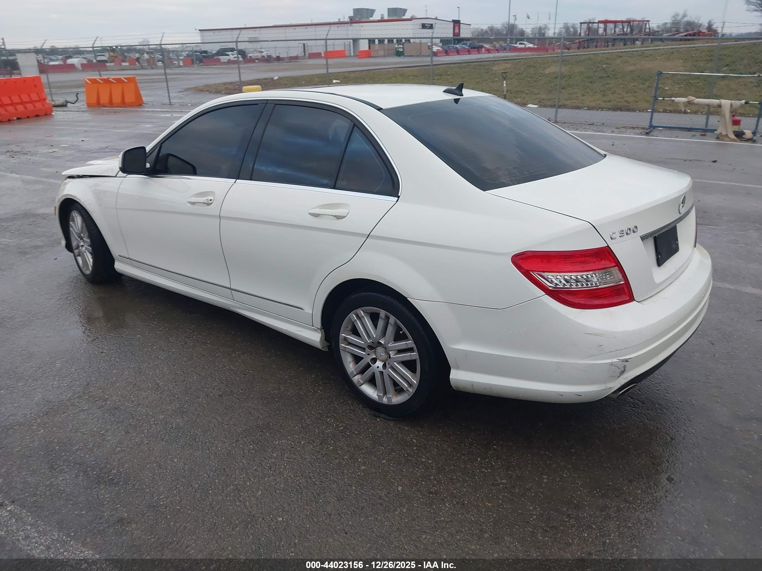 MERCEDES-BENZ C image 3