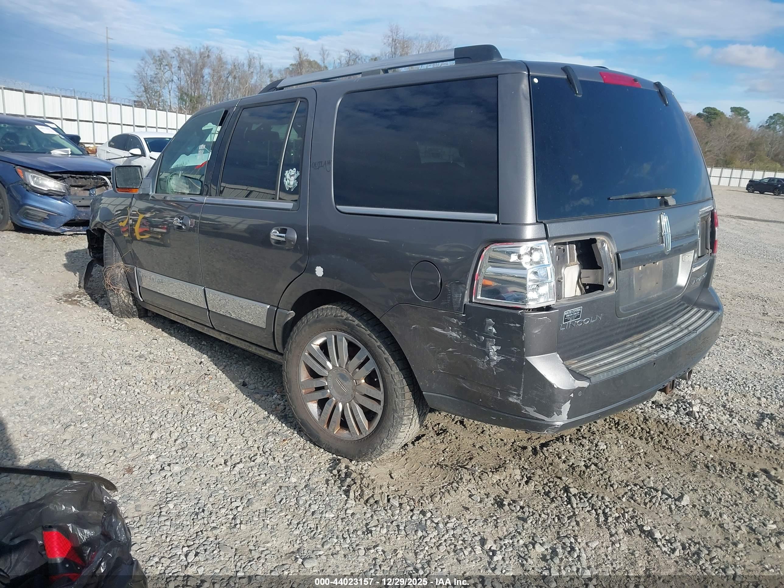 LINCOLN NAVIGATOR image 3