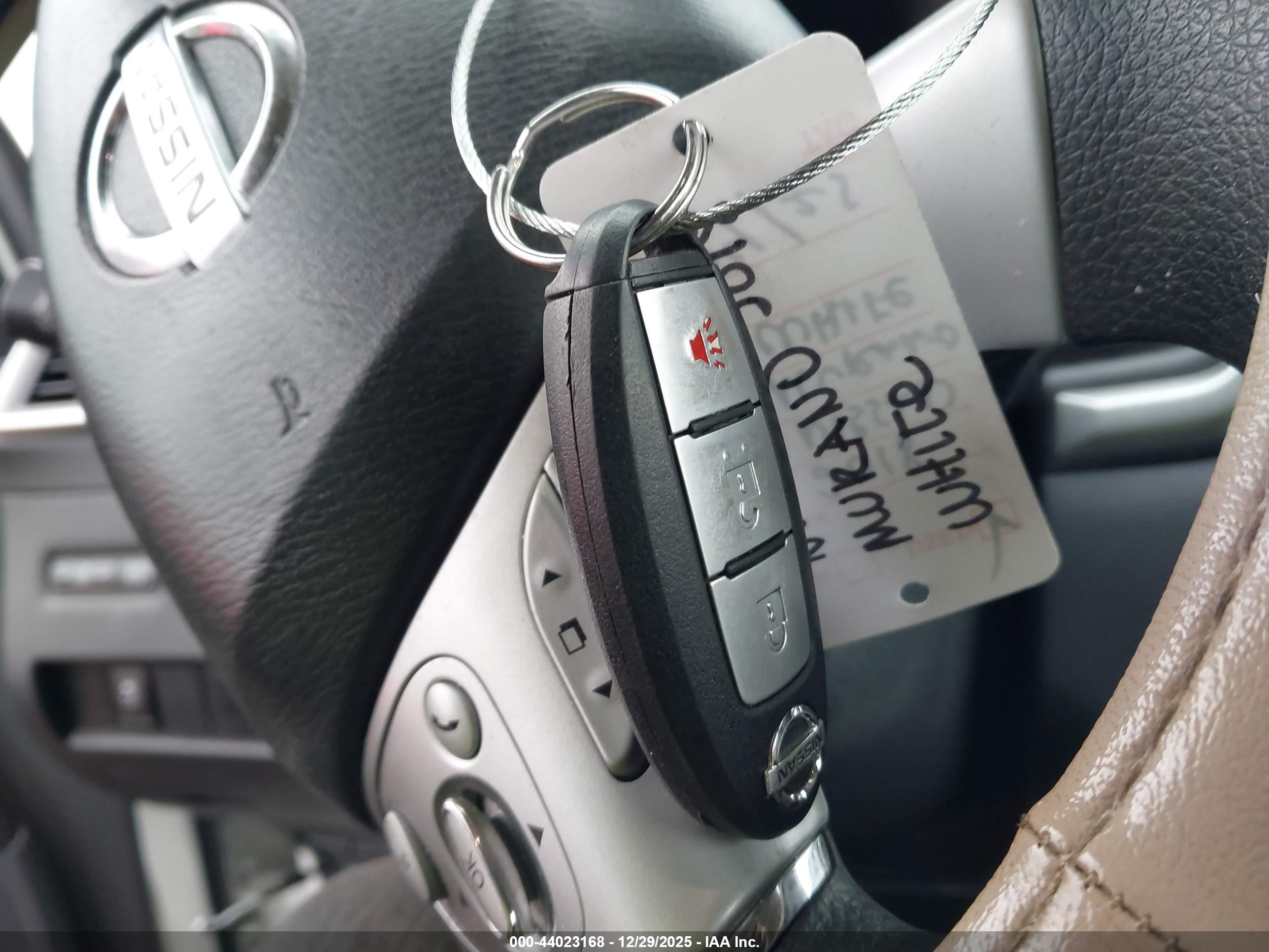 NISSAN MURANO image 11