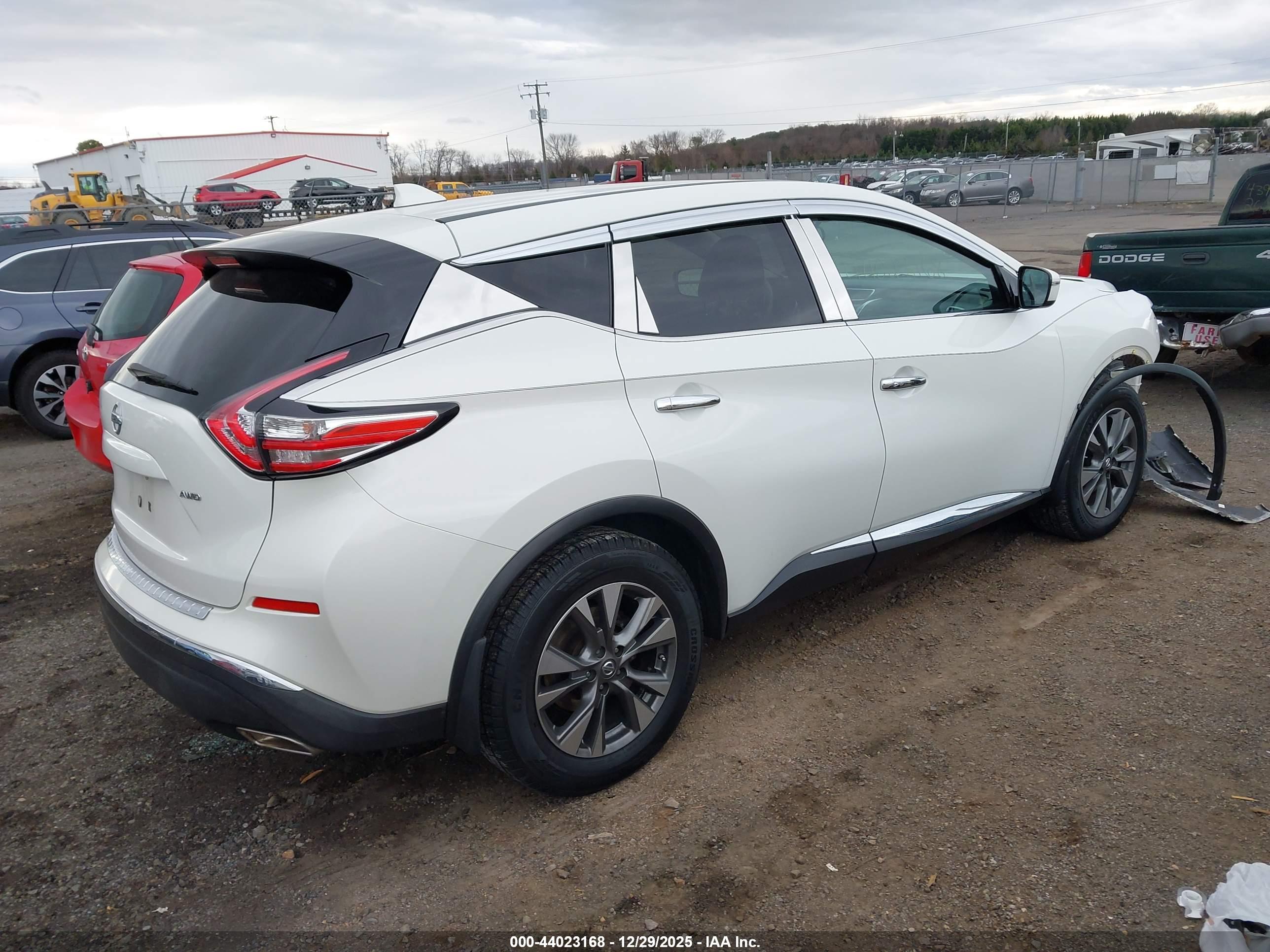 NISSAN MURANO image 4