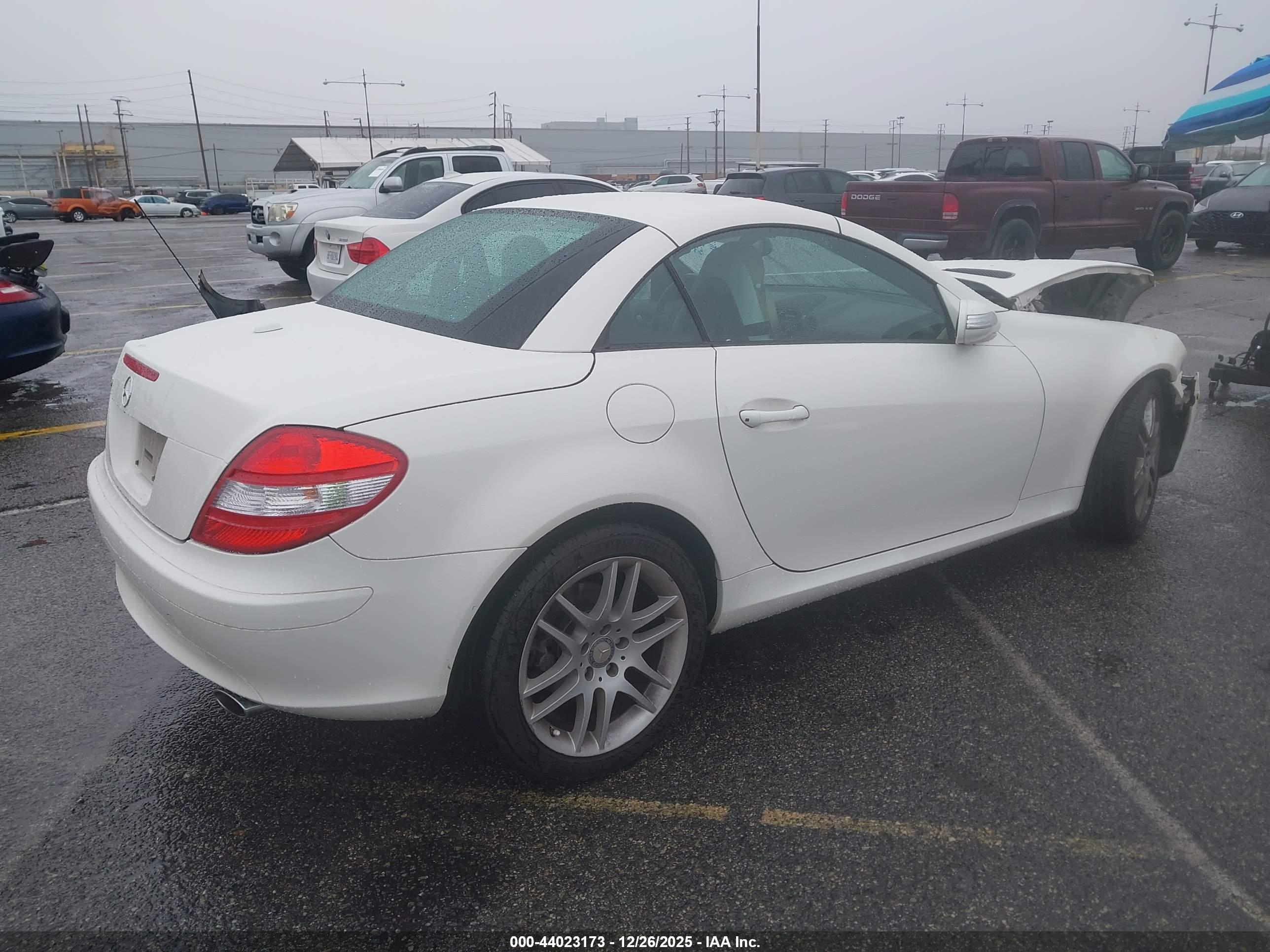 MERCEDES-BENZ SLK image 4