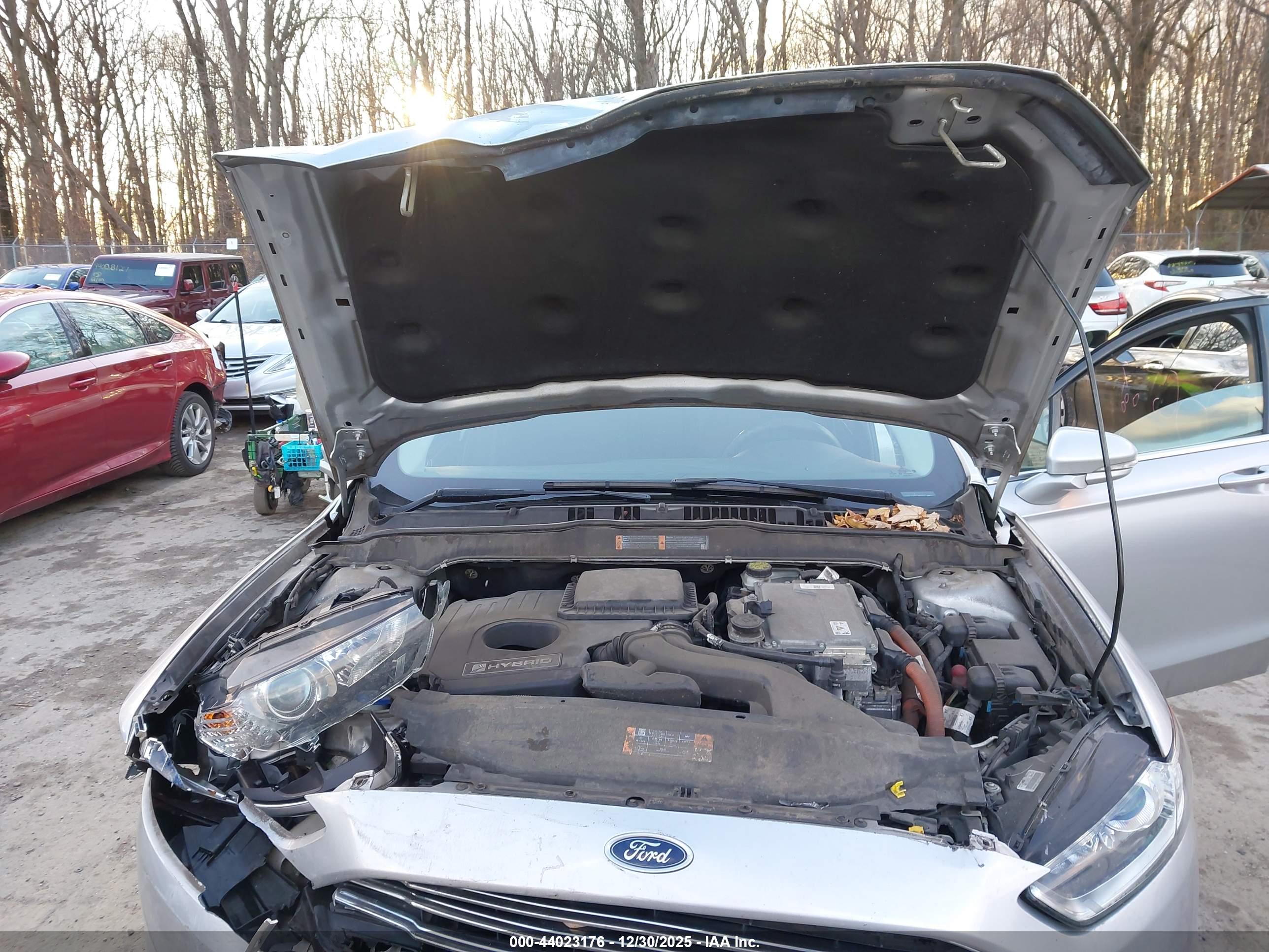 FORD FUSION image 10
