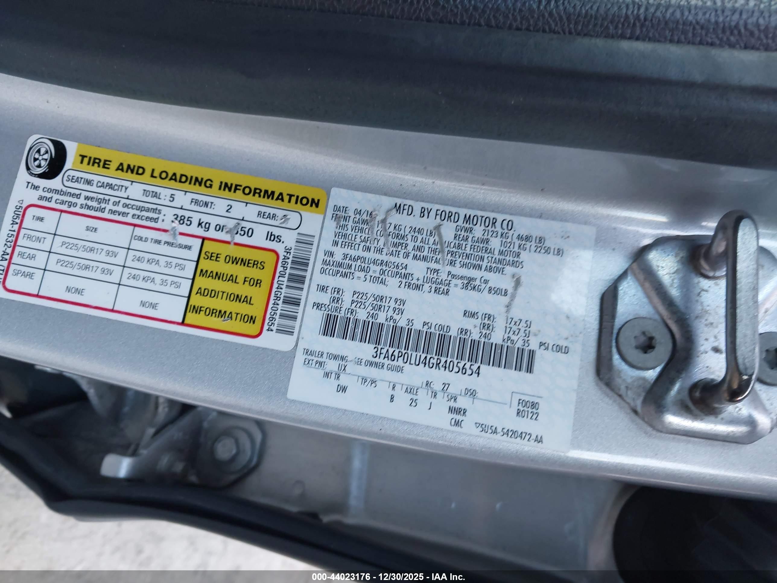 FORD FUSION image 9