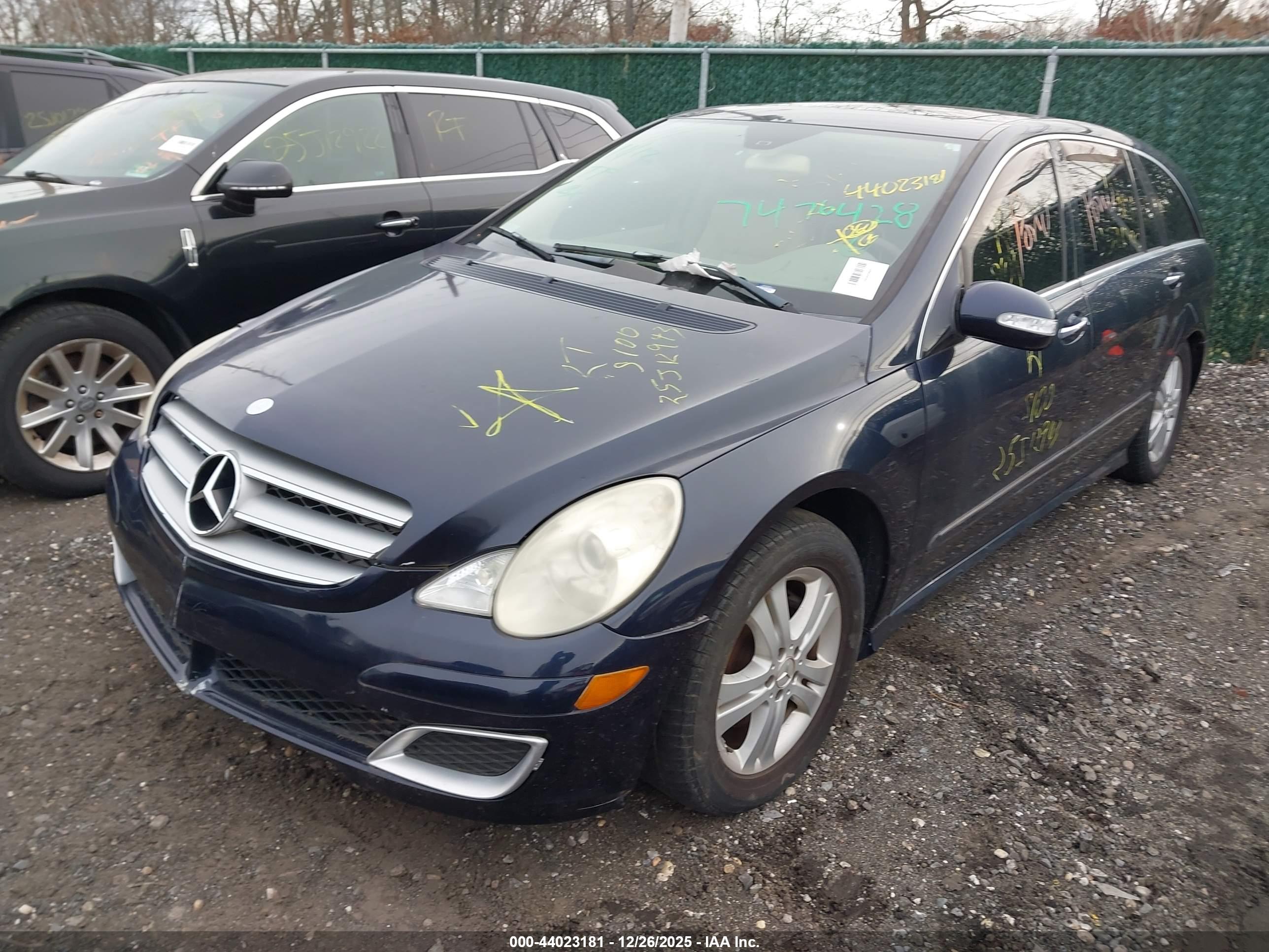 MERCEDES-BENZ R image 2