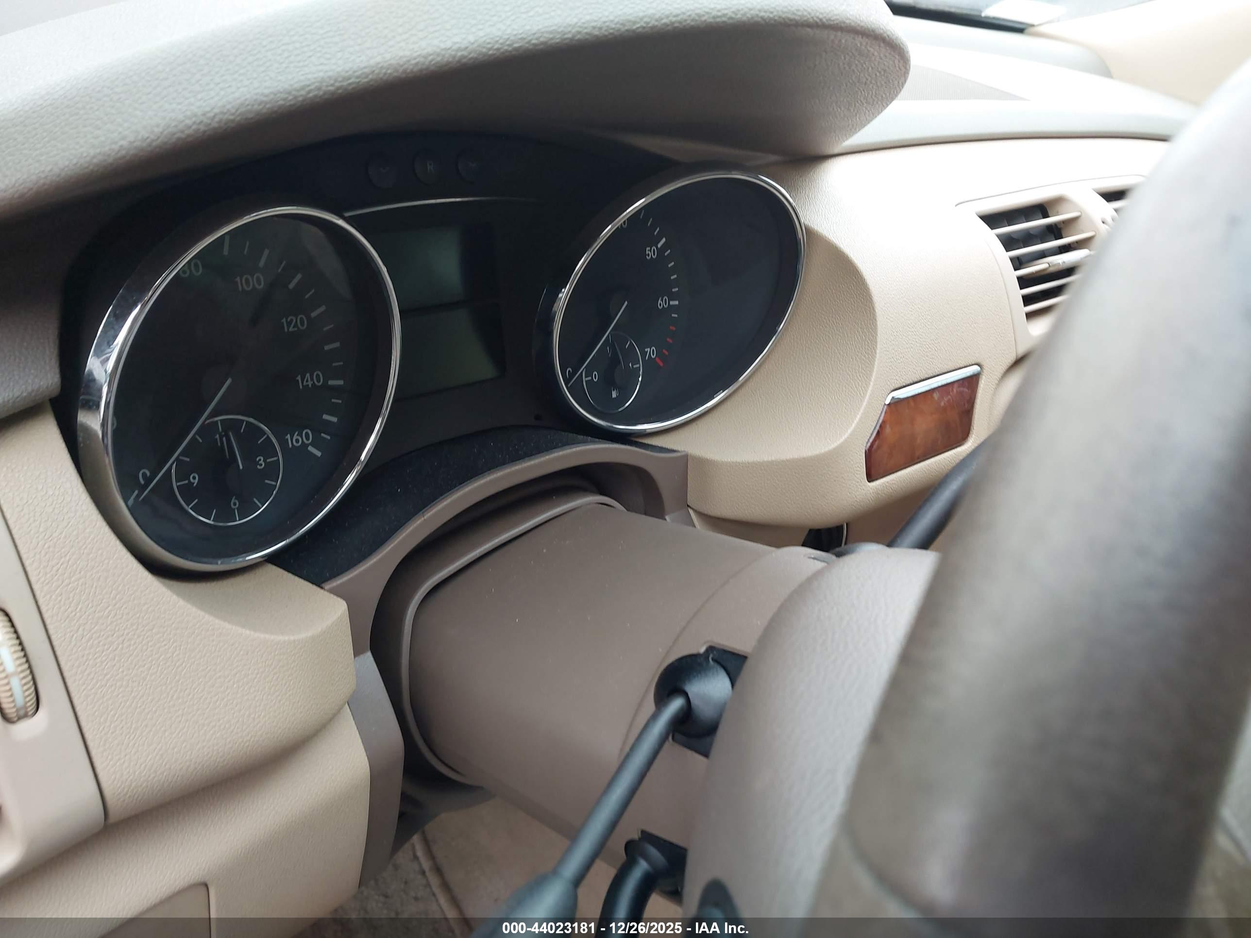 MERCEDES-BENZ R image 7