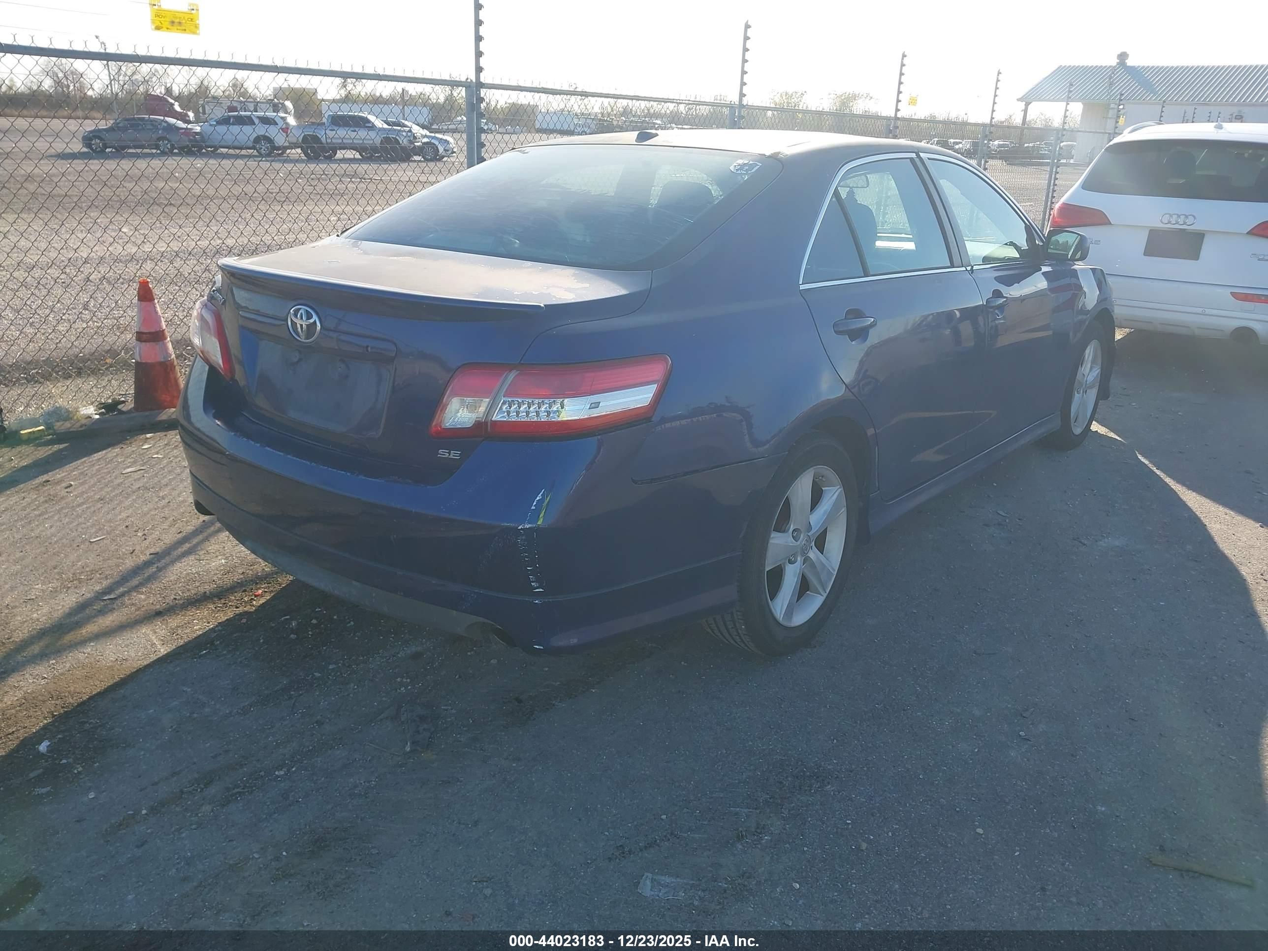 TOYOTA CAMRY image 4