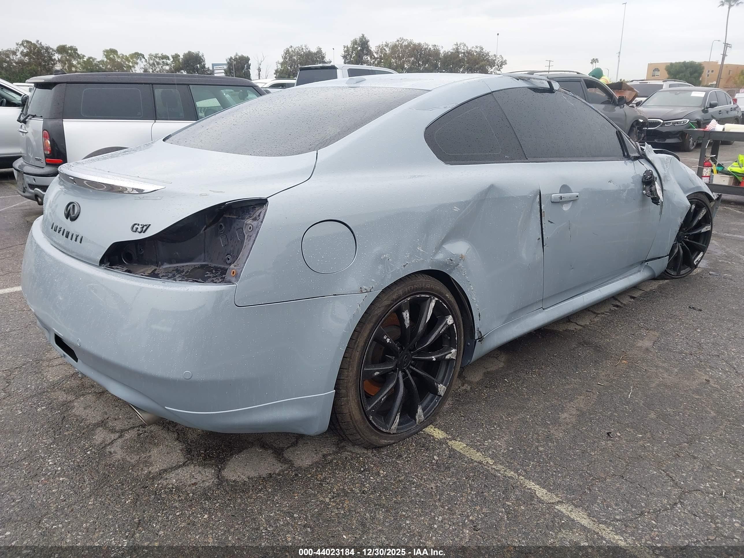 INFINITI G37 image 4