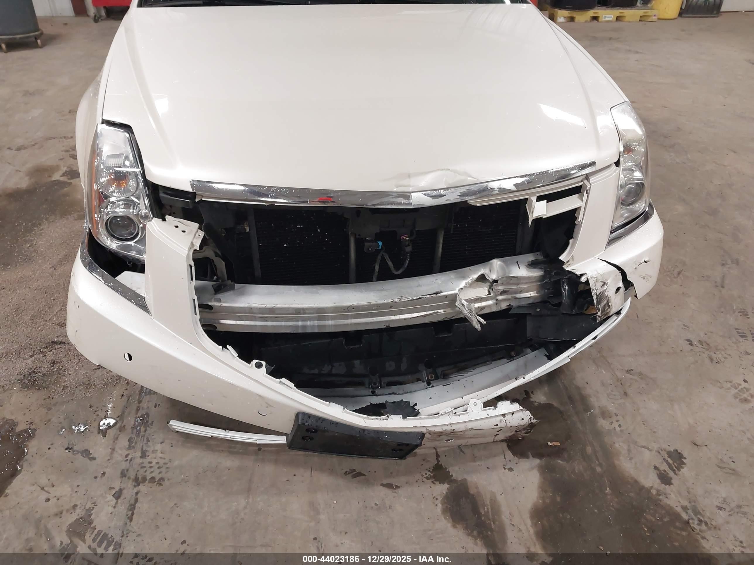 CADILLAC DTS image 6