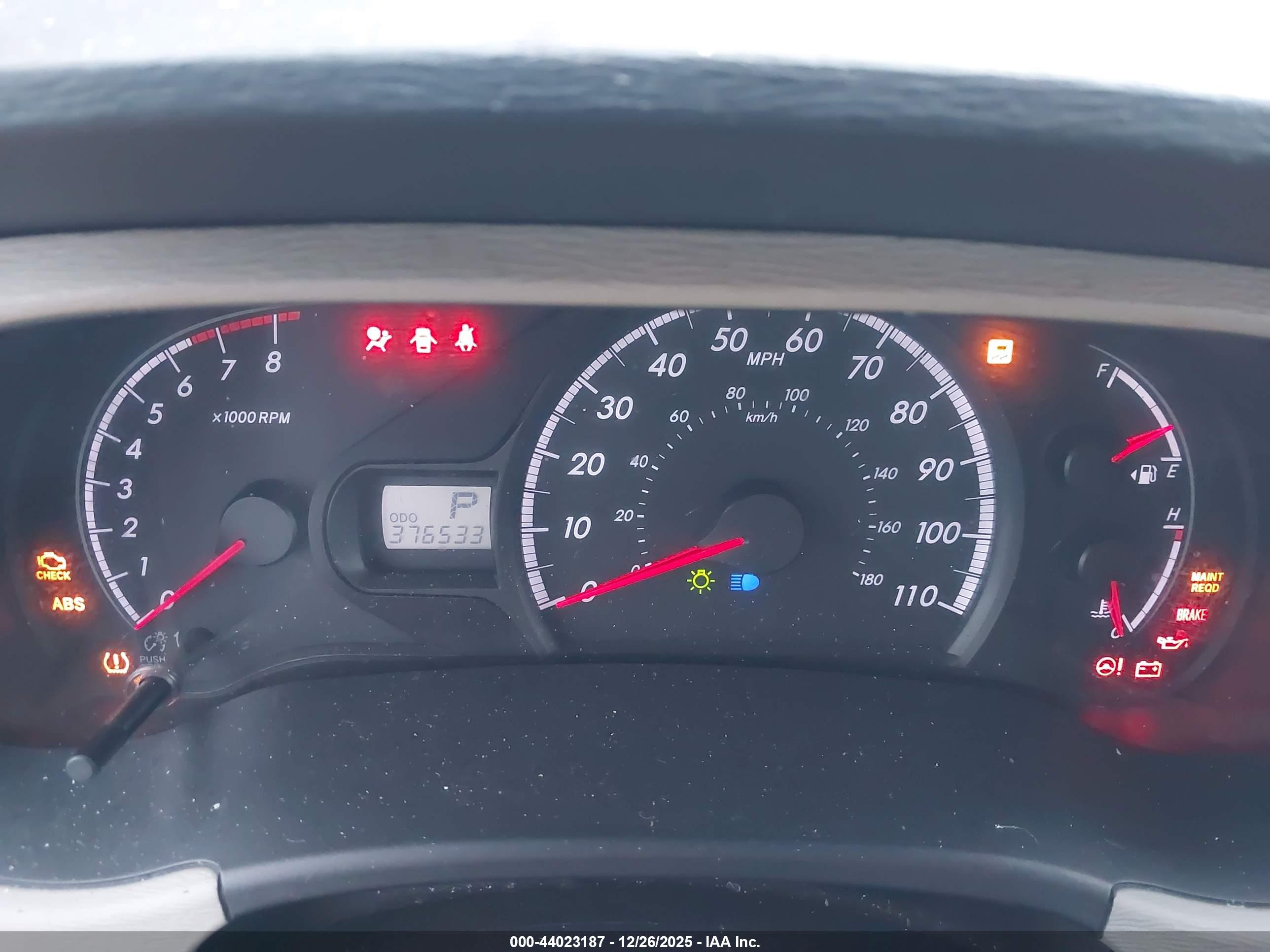 TOYOTA SIENNA image 7