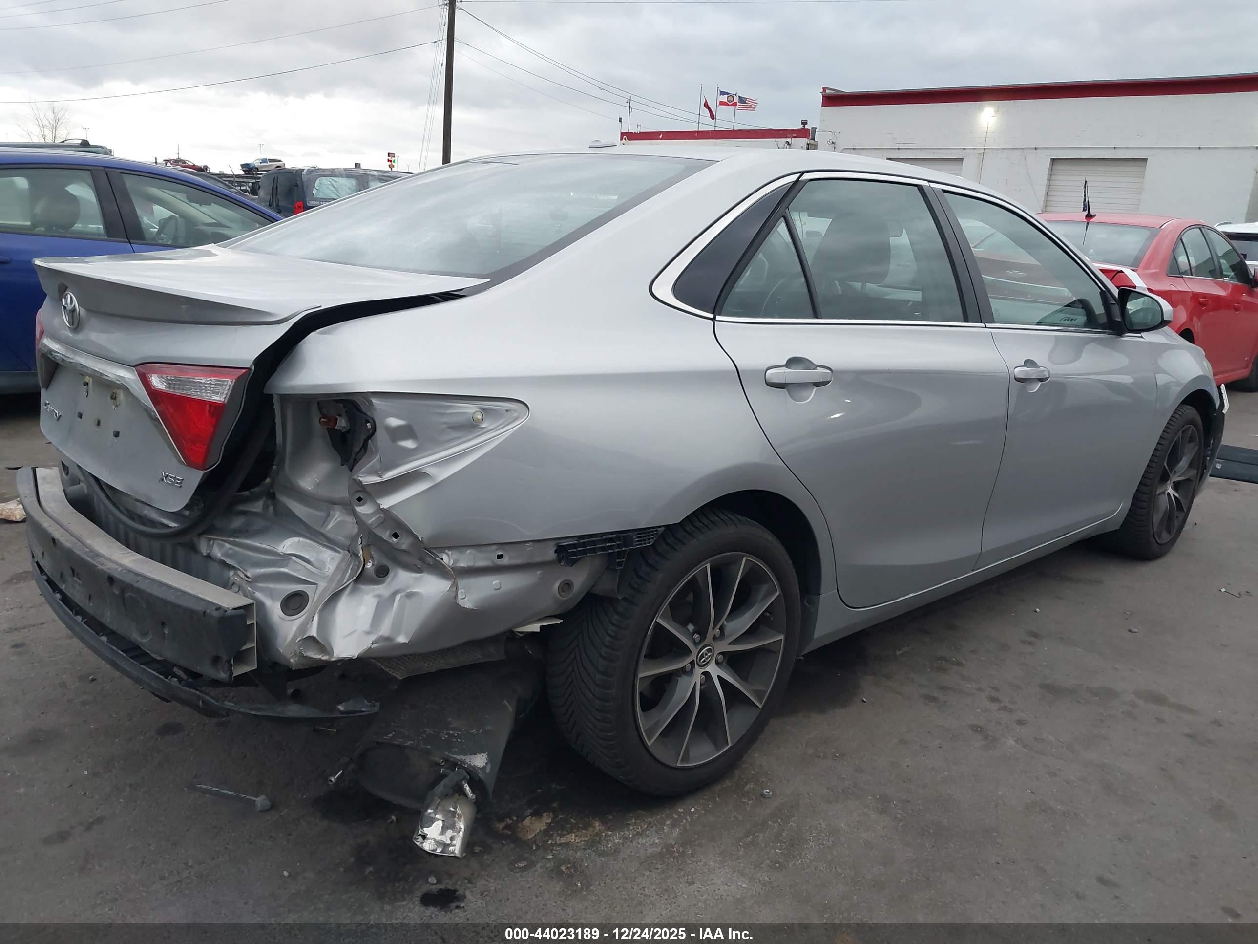 TOYOTA CAMRY image 4
