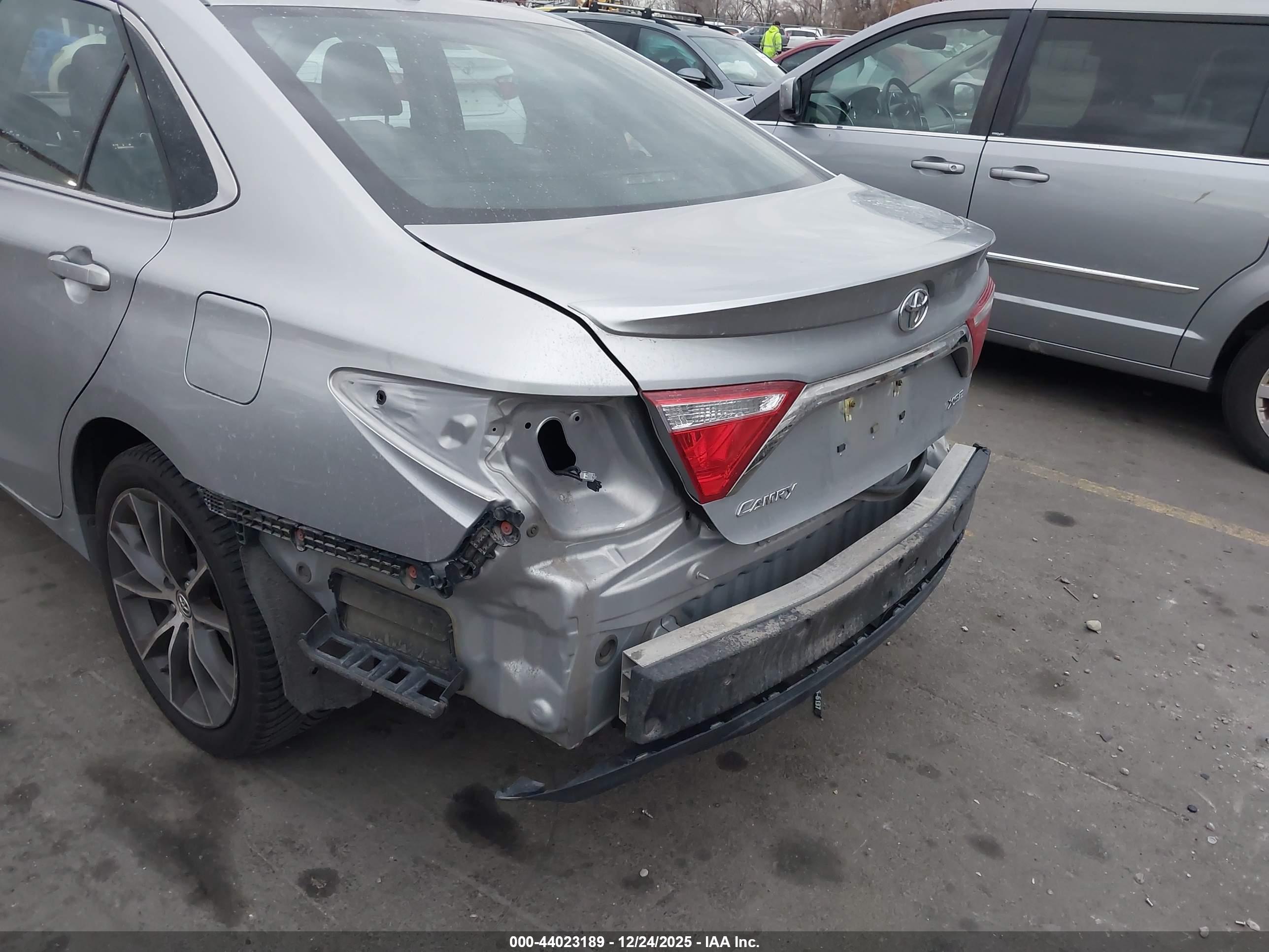 TOYOTA CAMRY image 6