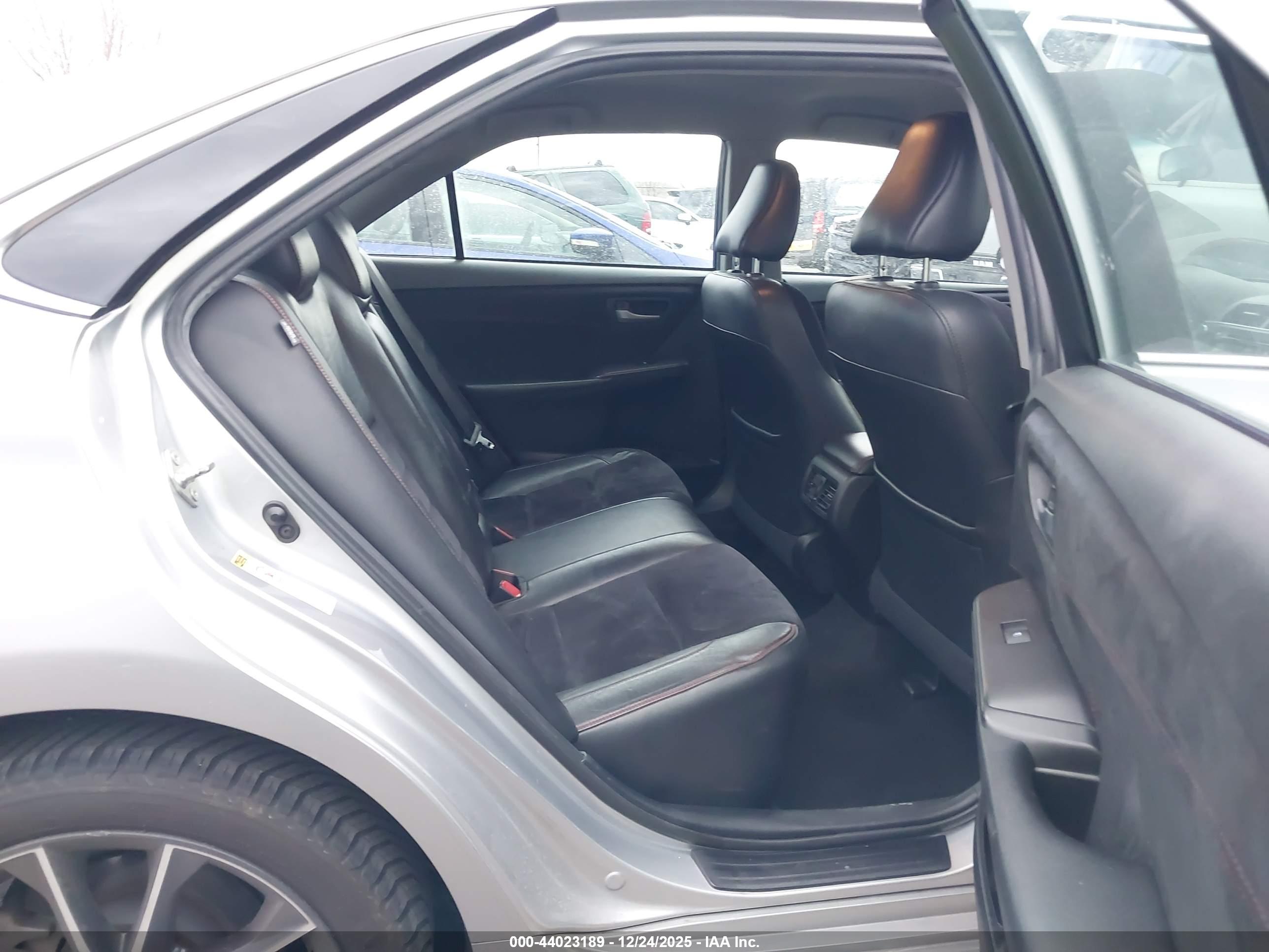 TOYOTA CAMRY image 8