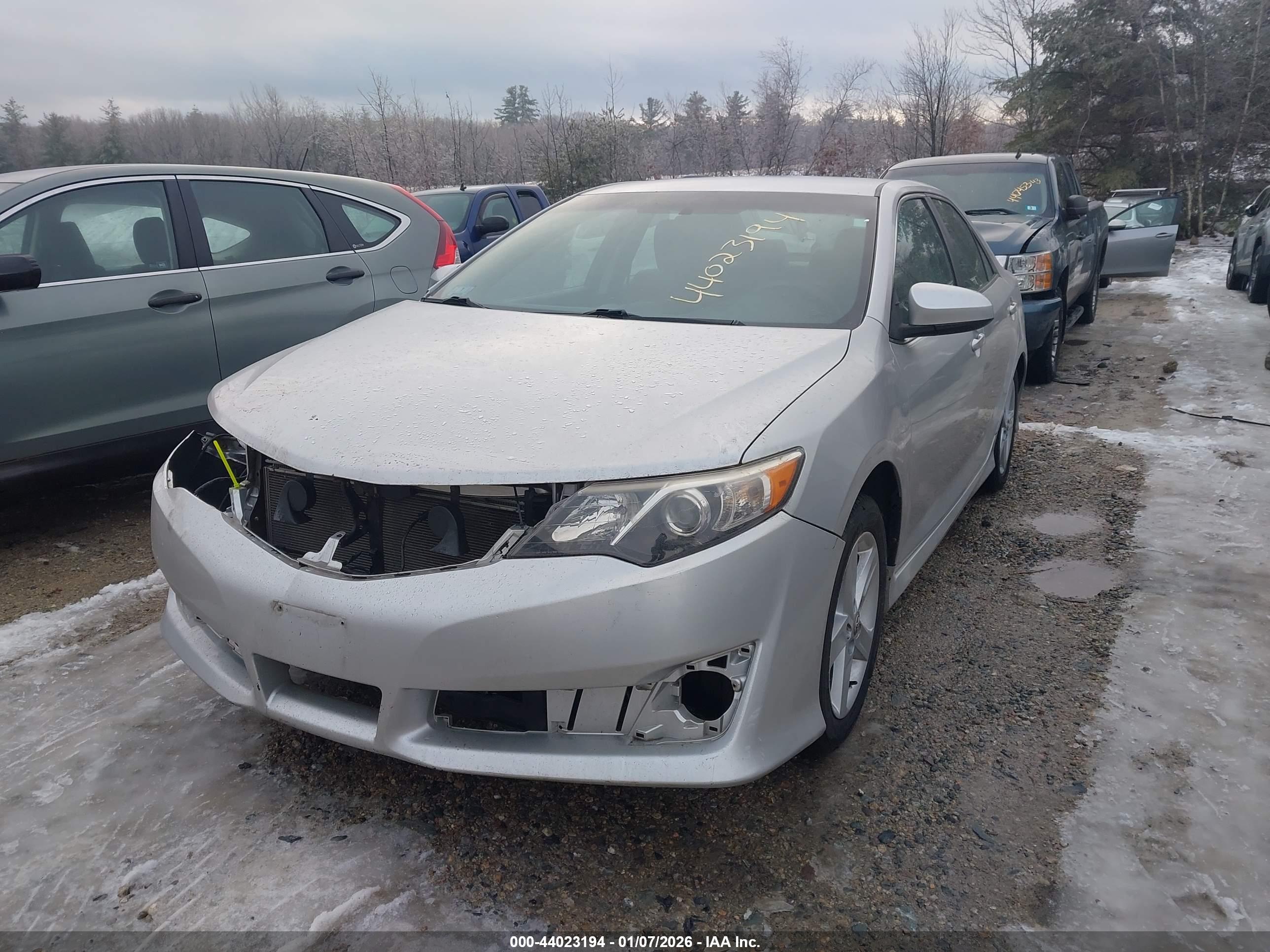 TOYOTA CAMRY image 2