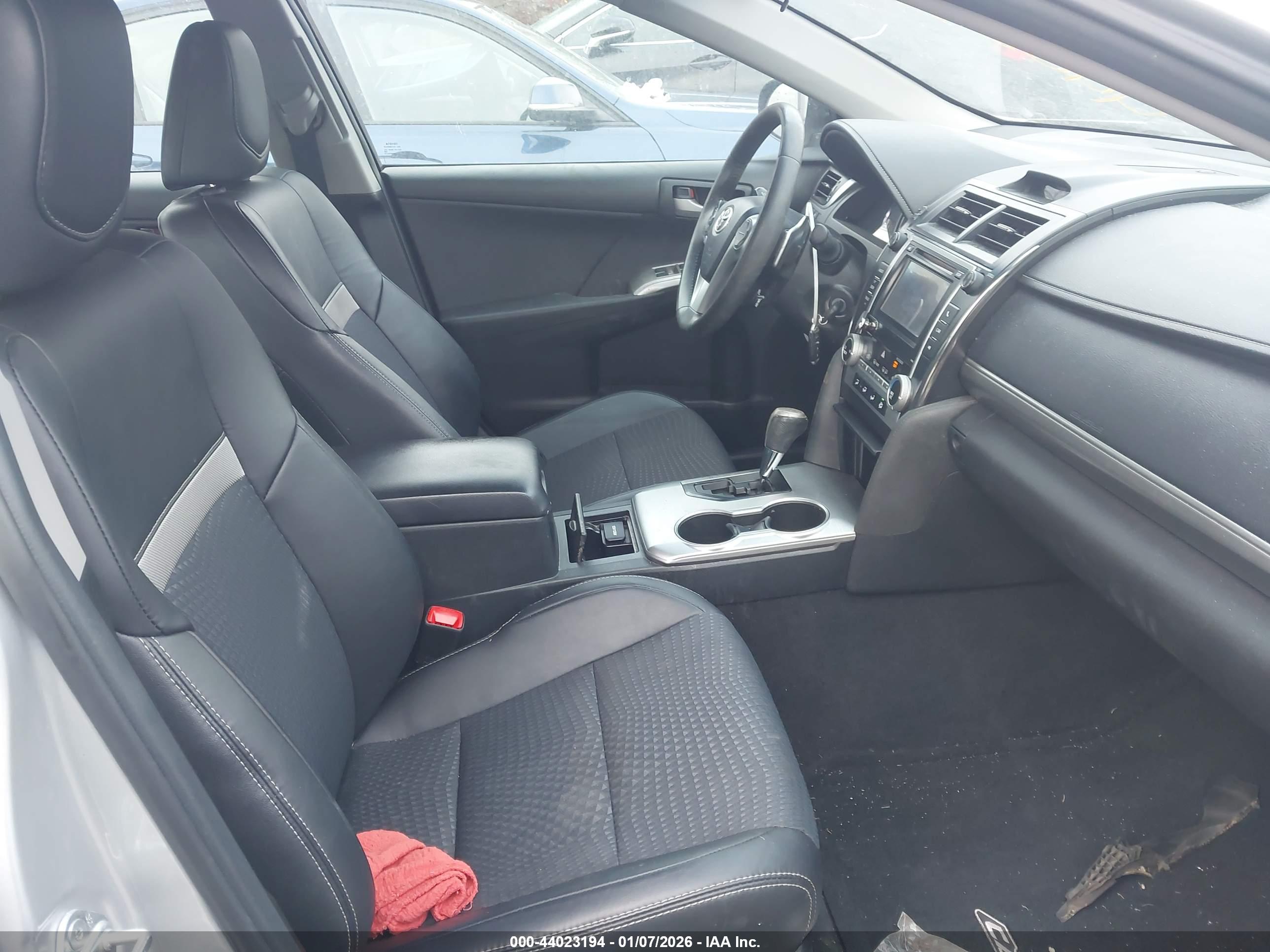 TOYOTA CAMRY image 5