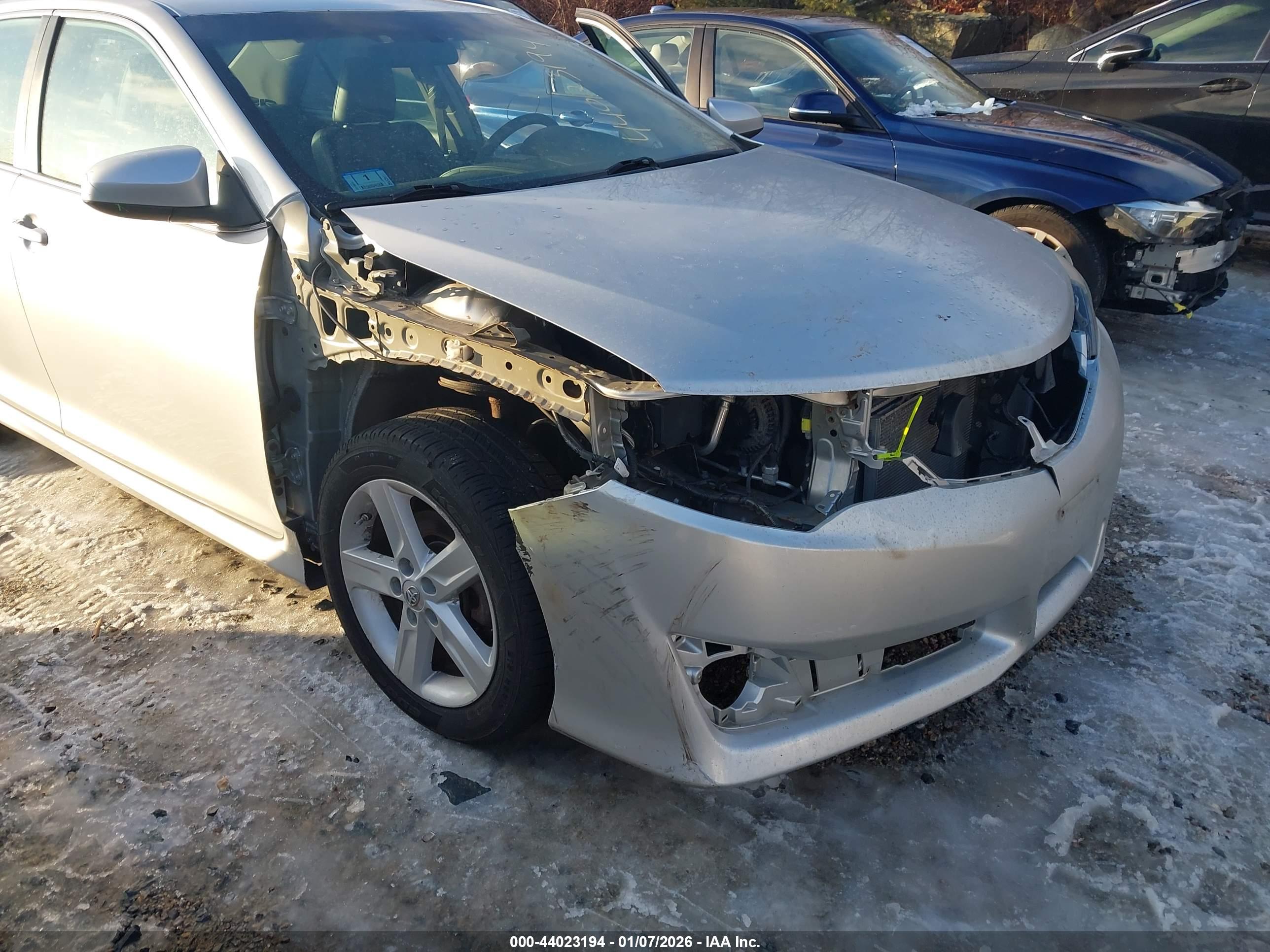 TOYOTA CAMRY image 6