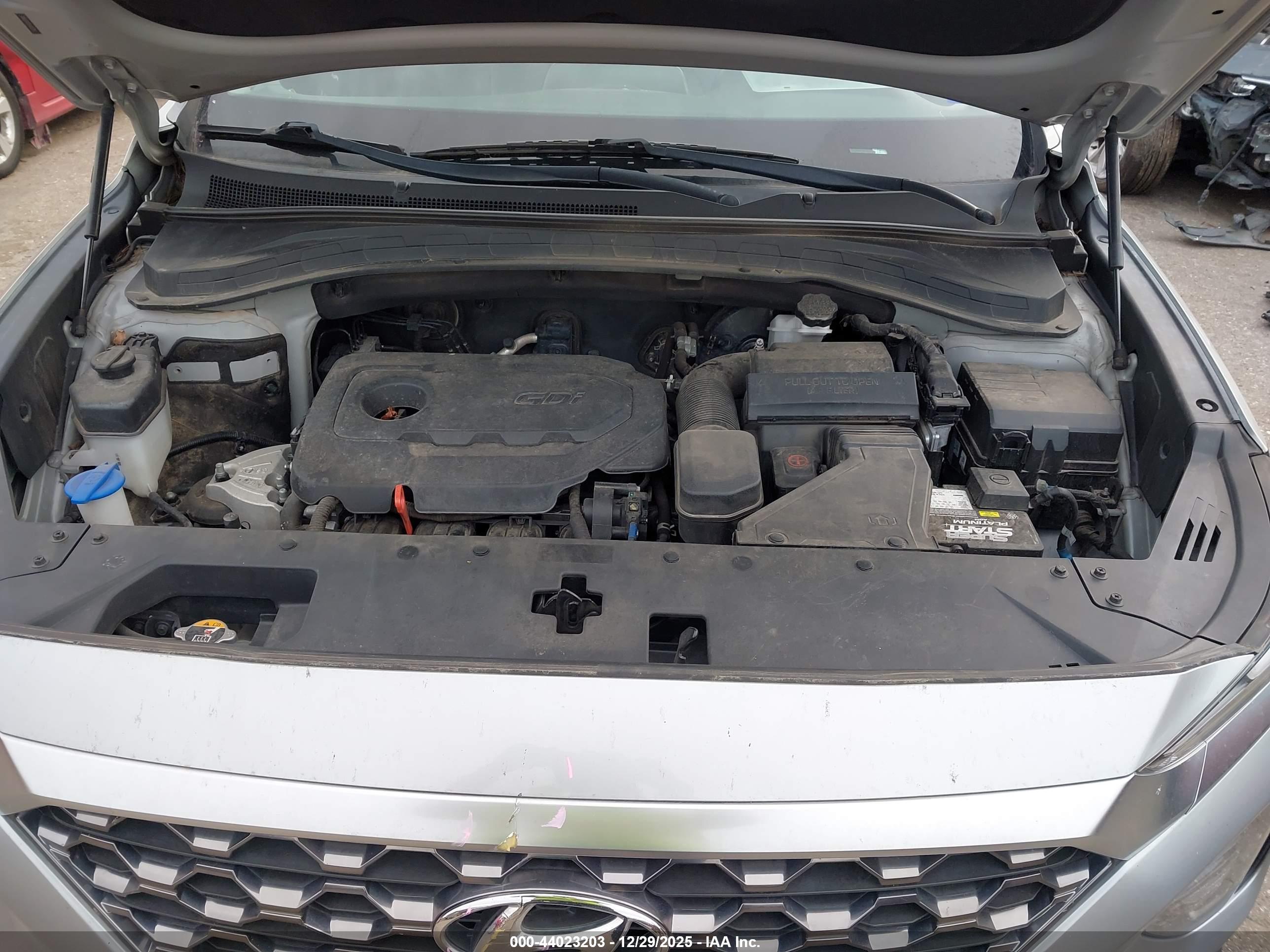 HYUNDAI SANTA image 10