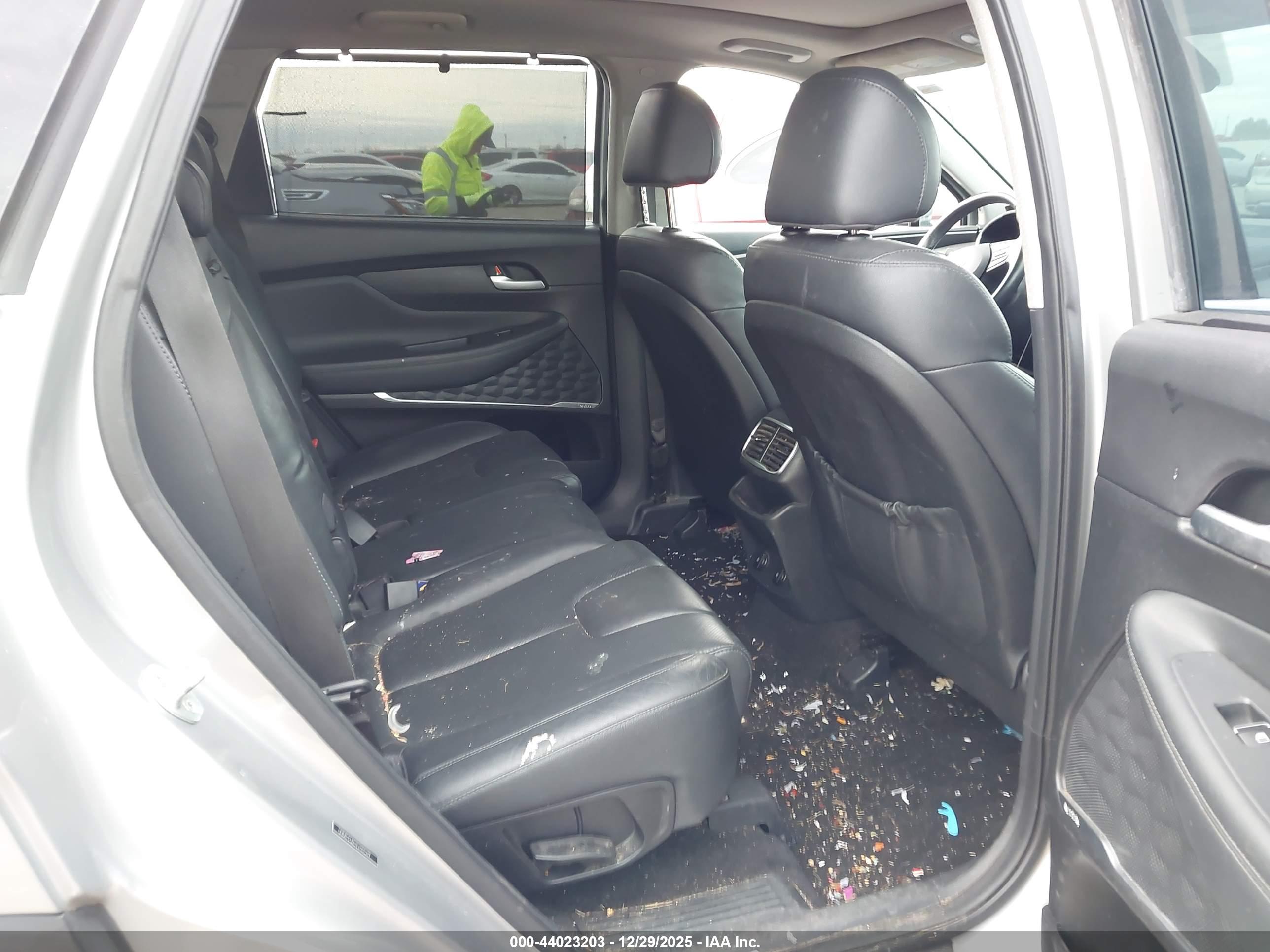 HYUNDAI SANTA image 8