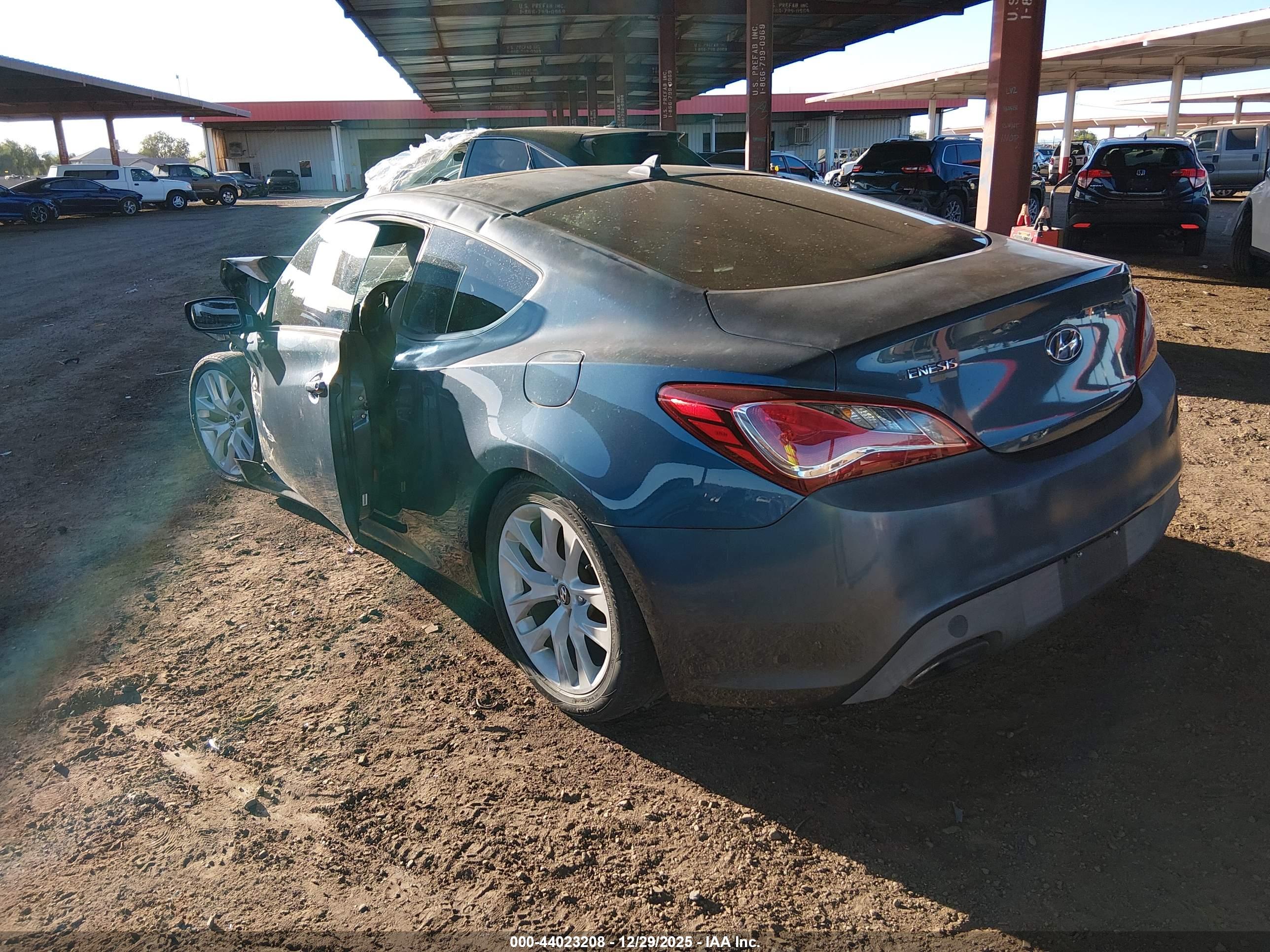 HYUNDAI GENESIS image 3