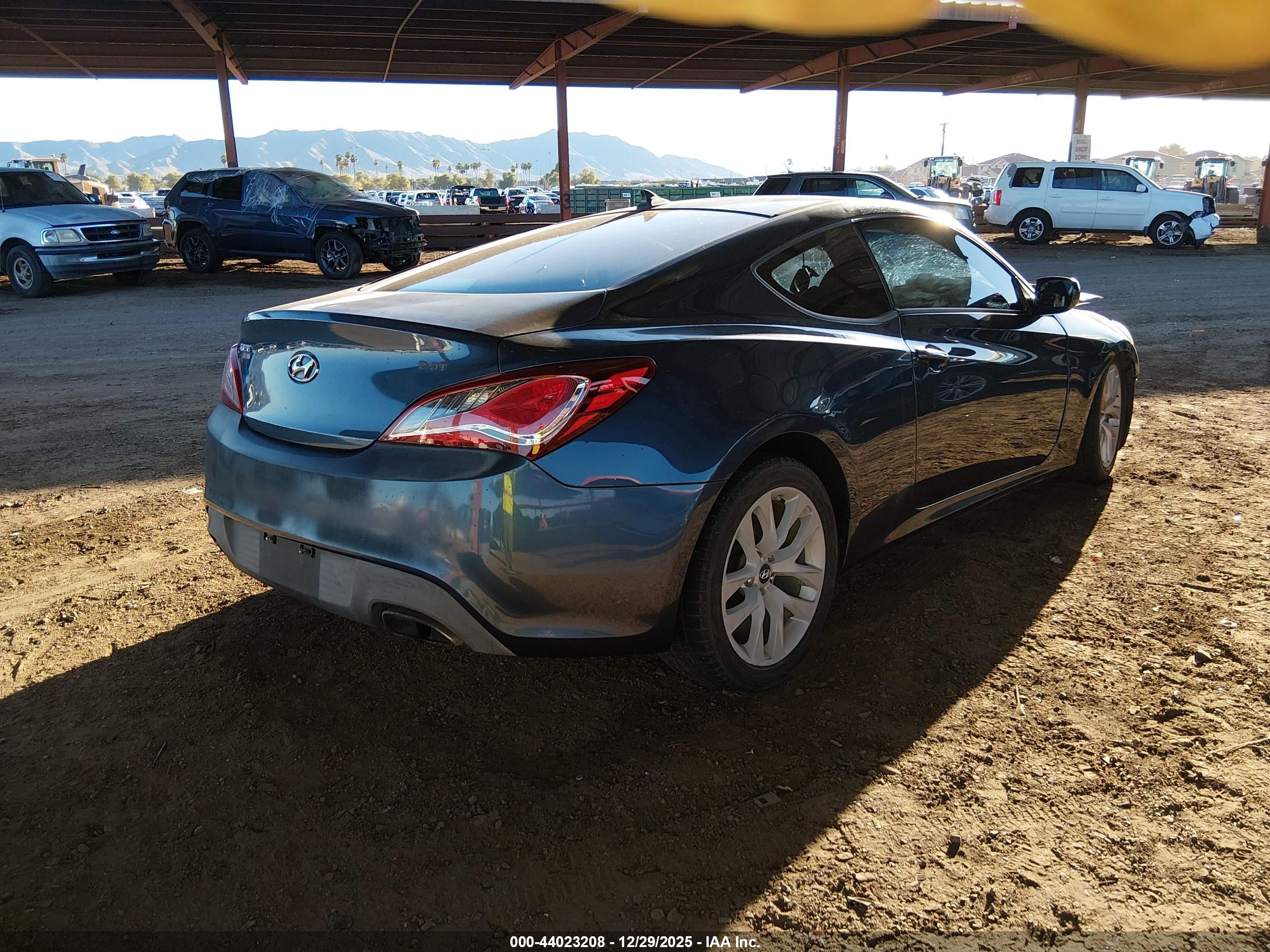 HYUNDAI GENESIS image 4