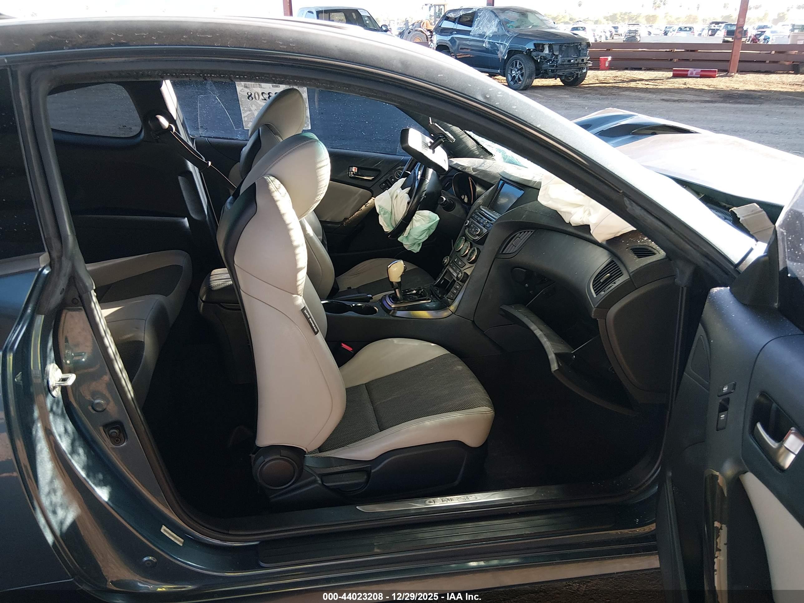 HYUNDAI GENESIS image 5