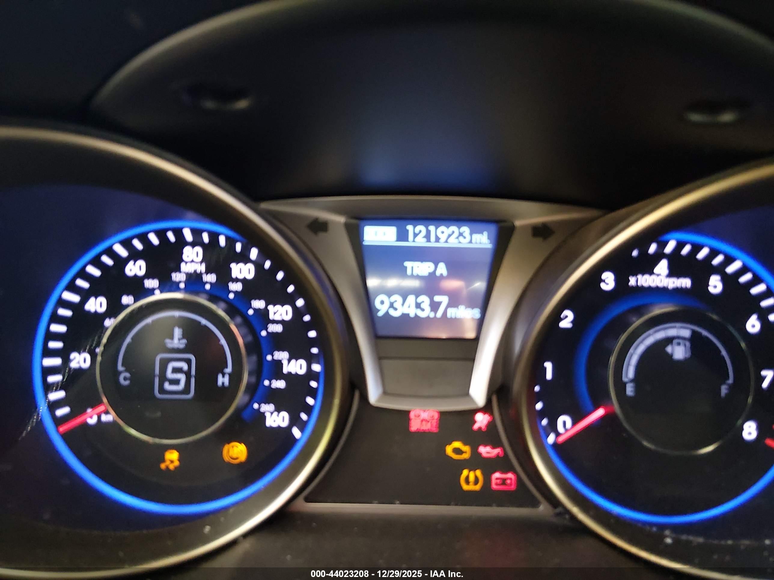 HYUNDAI GENESIS image 7