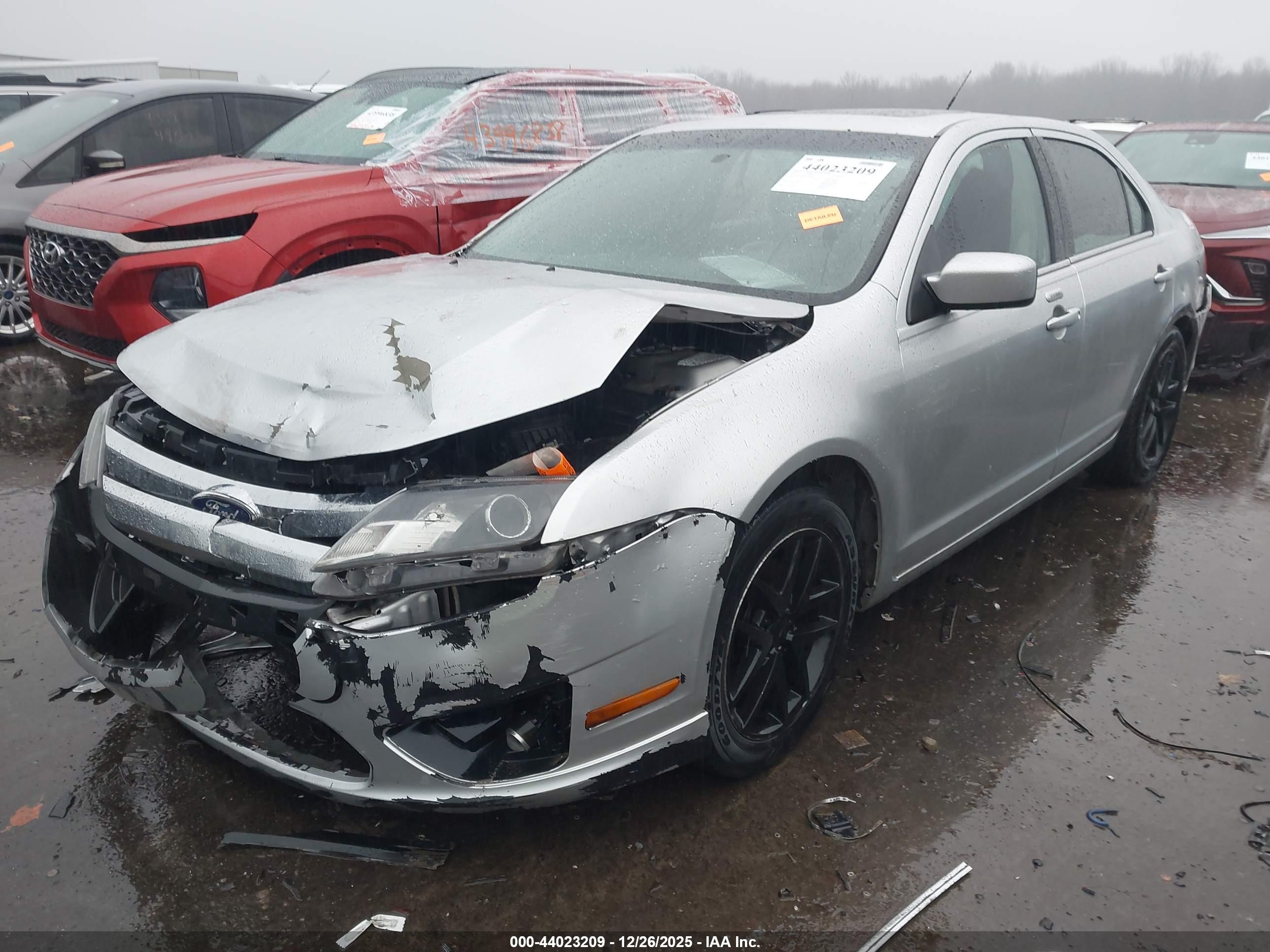 FORD FUSION image 2
