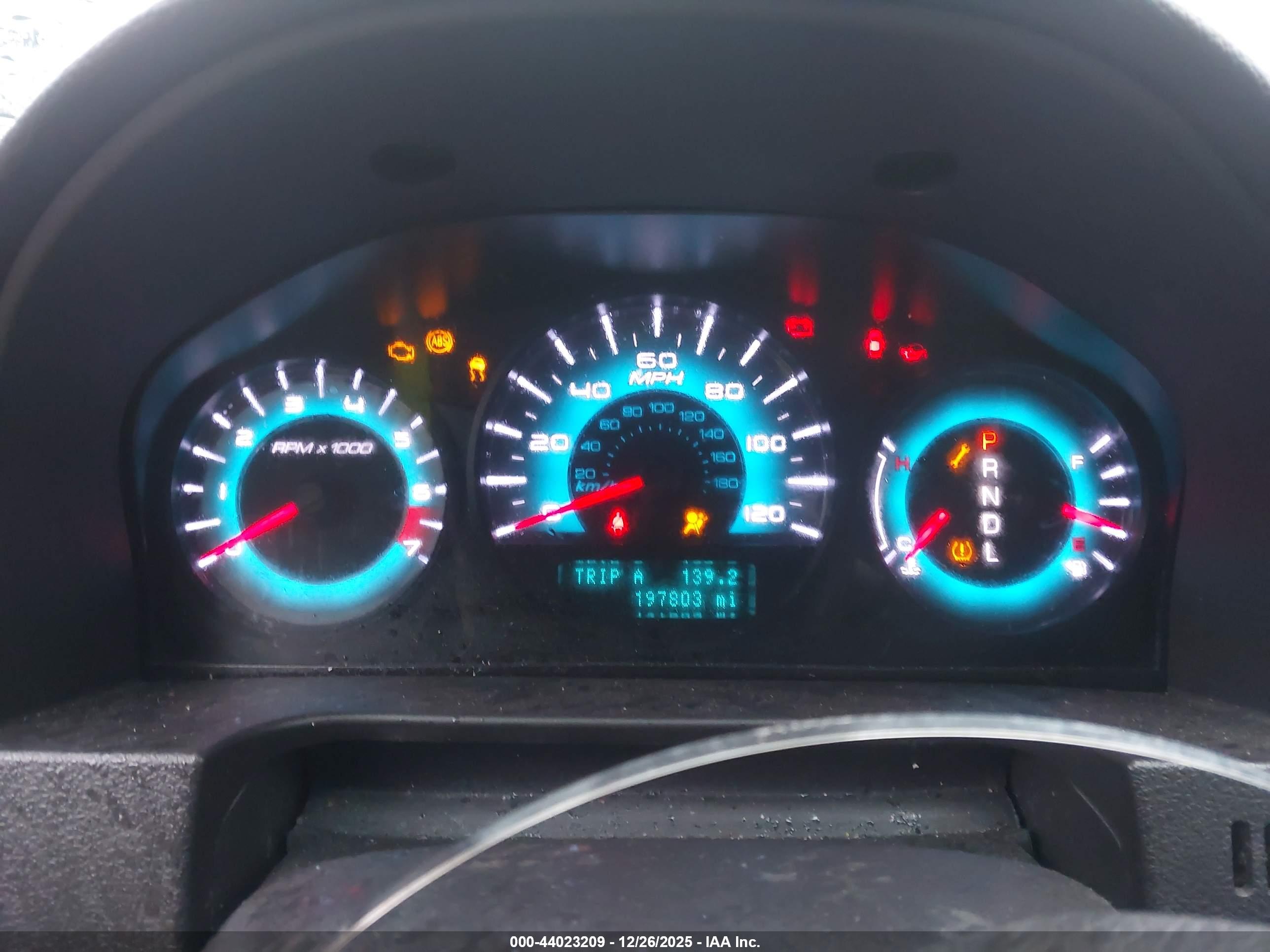FORD FUSION image 7