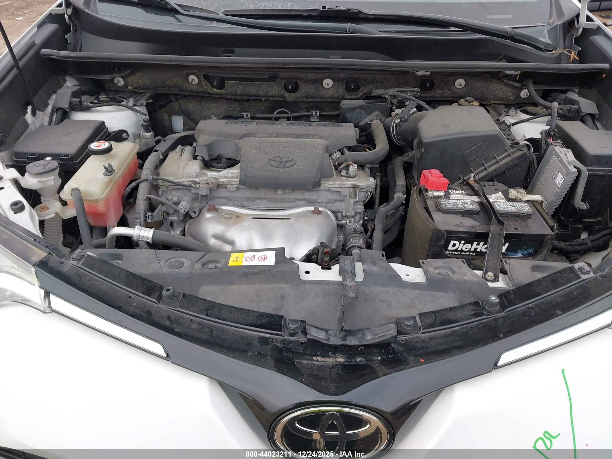 TOYOTA RAV4 image 10