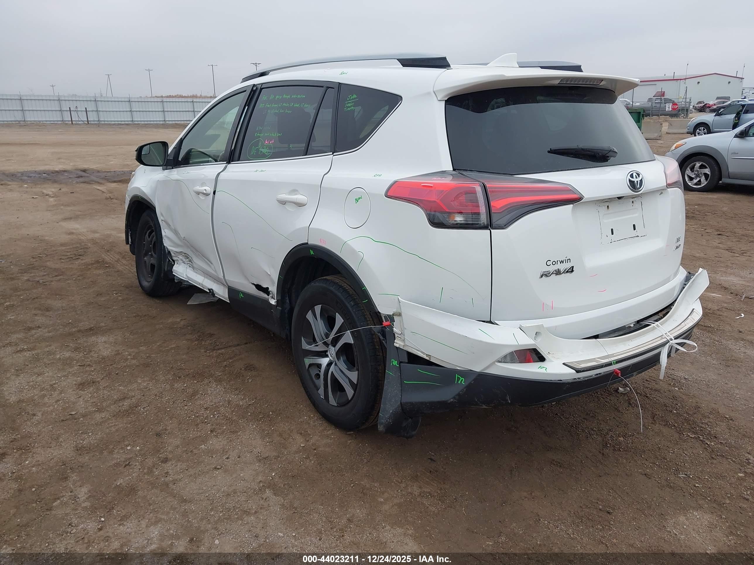 TOYOTA RAV4 image 3