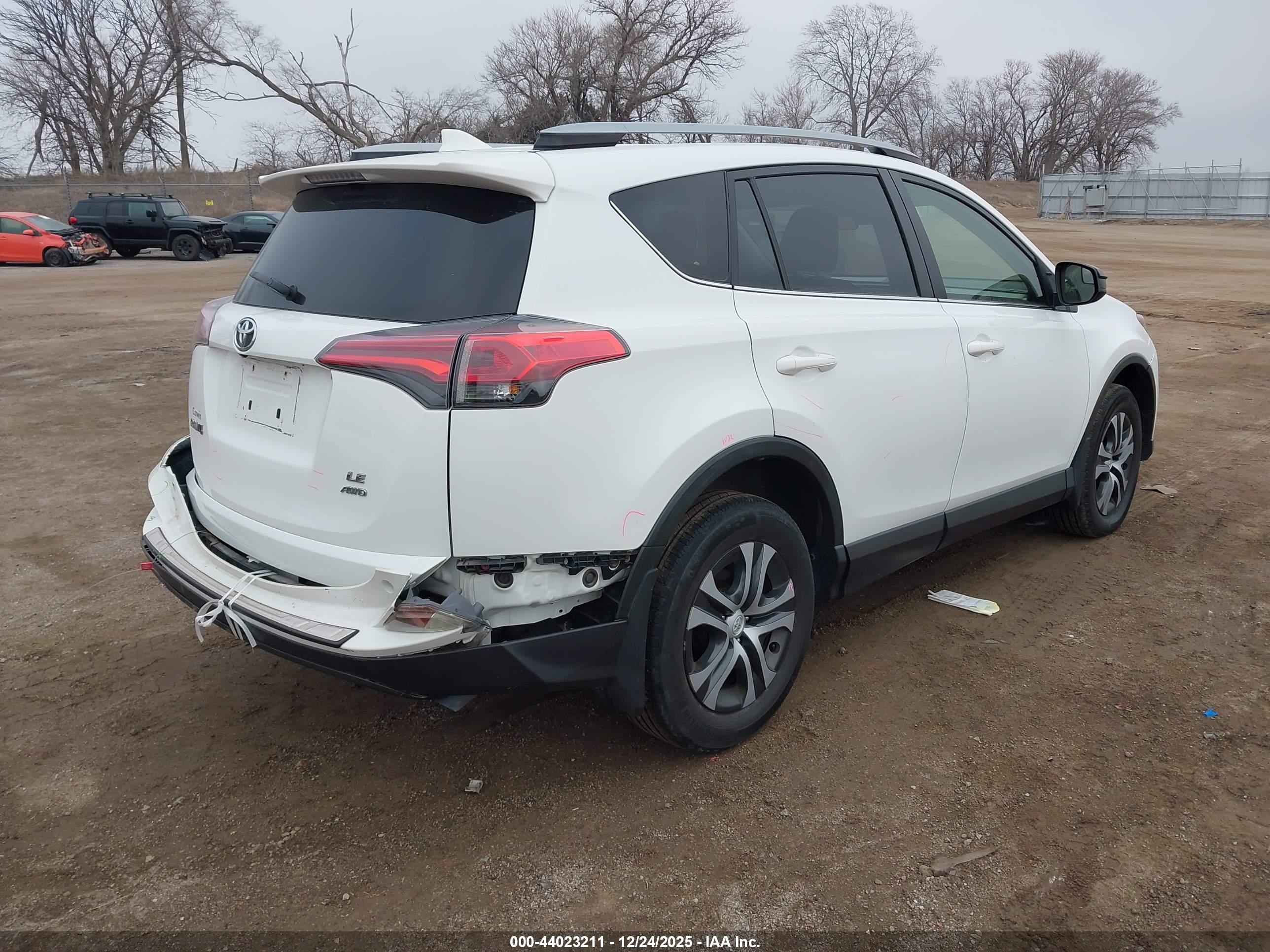 TOYOTA RAV4 image 4