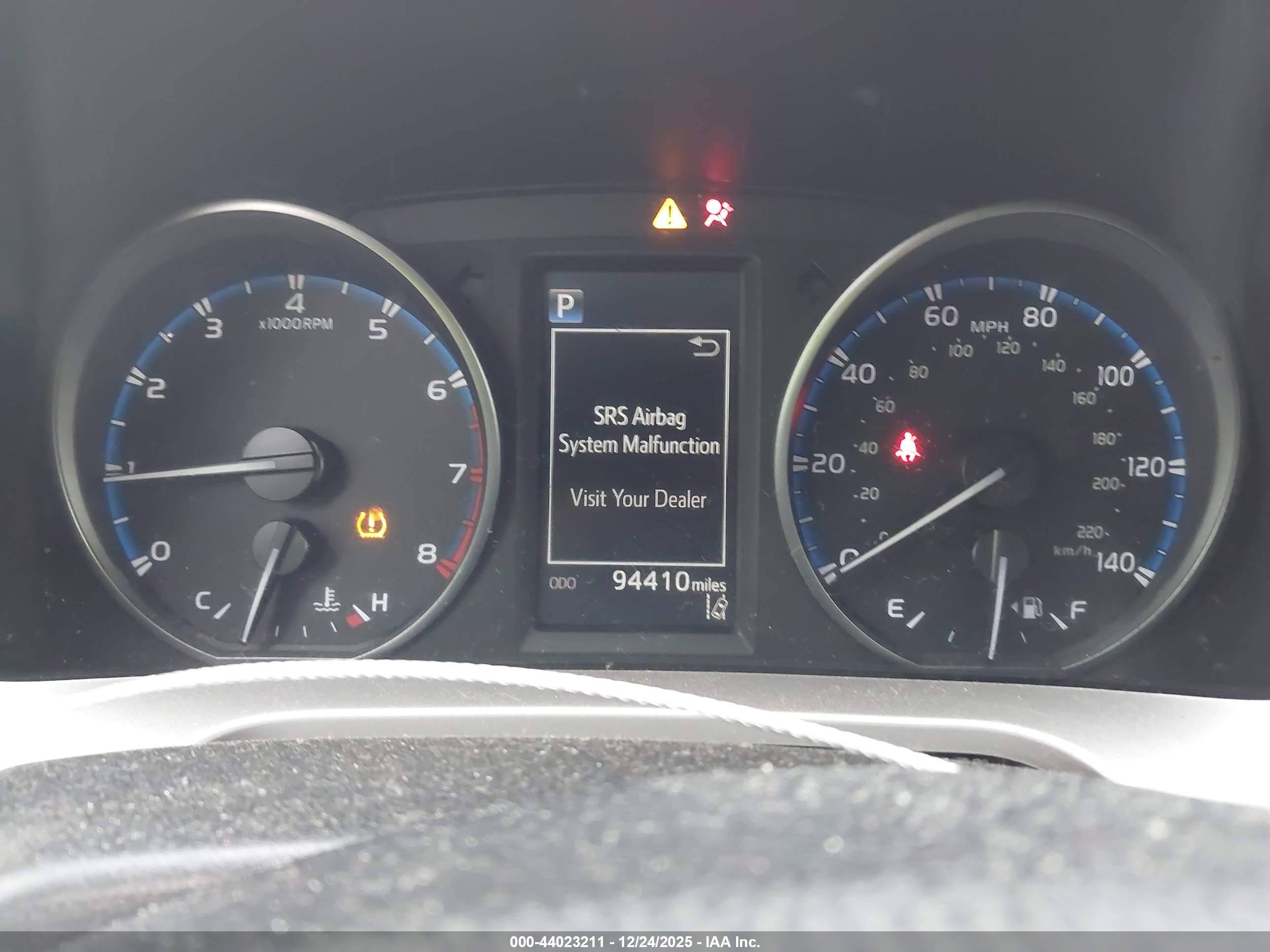 TOYOTA RAV4 image 7