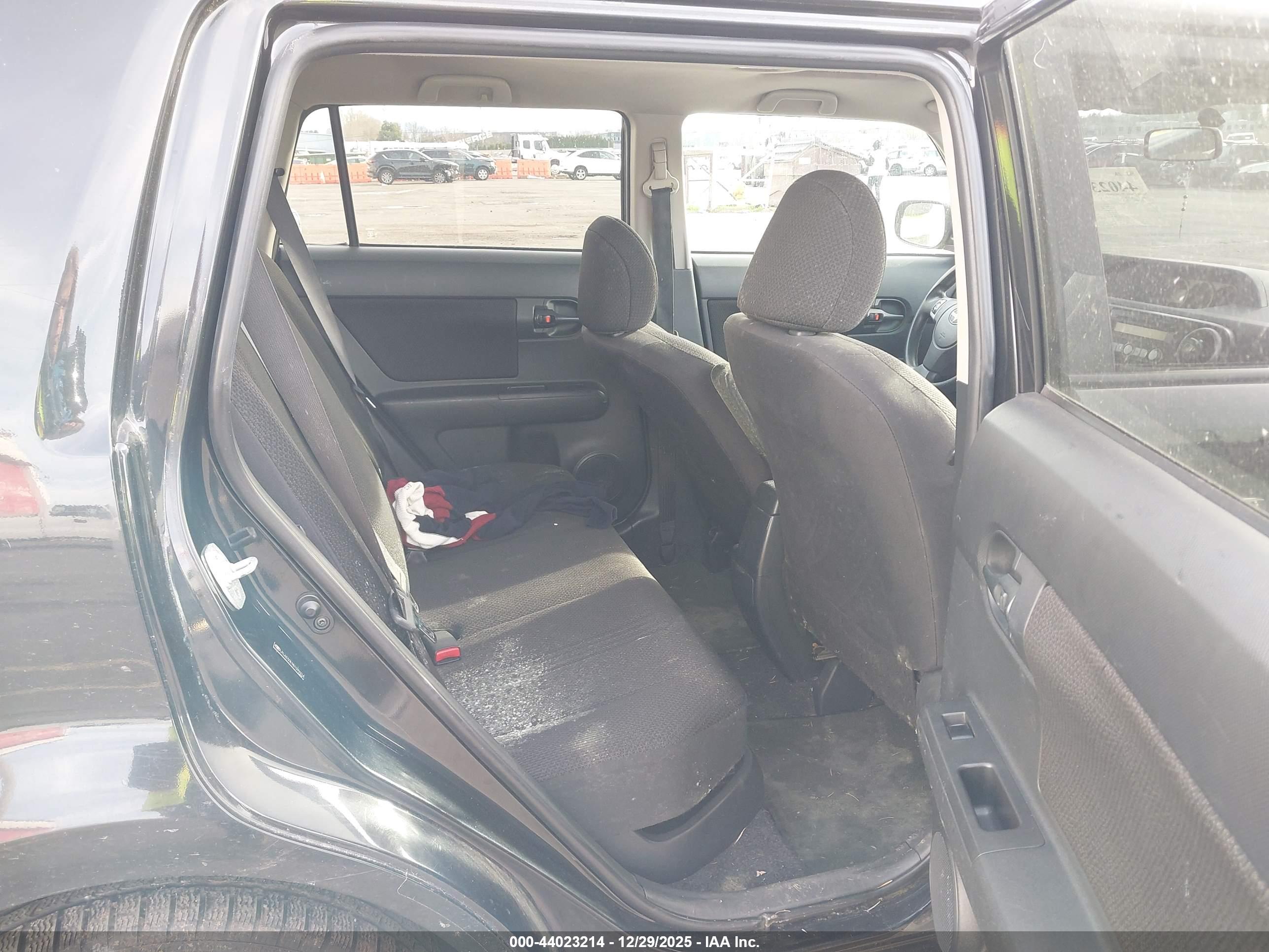 SCION XB image 8